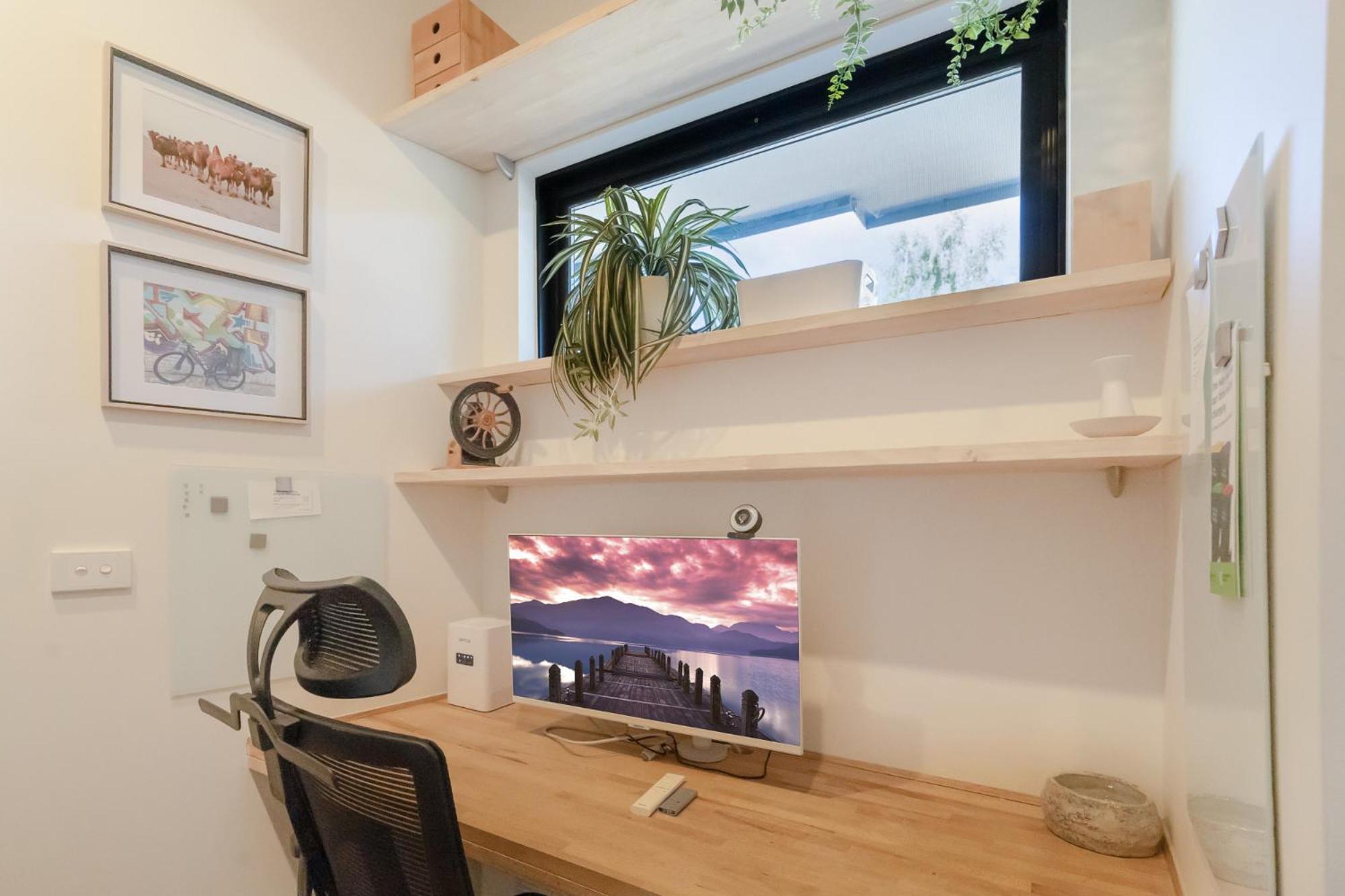 Spacious 2-bed Near Lygon St Shops *