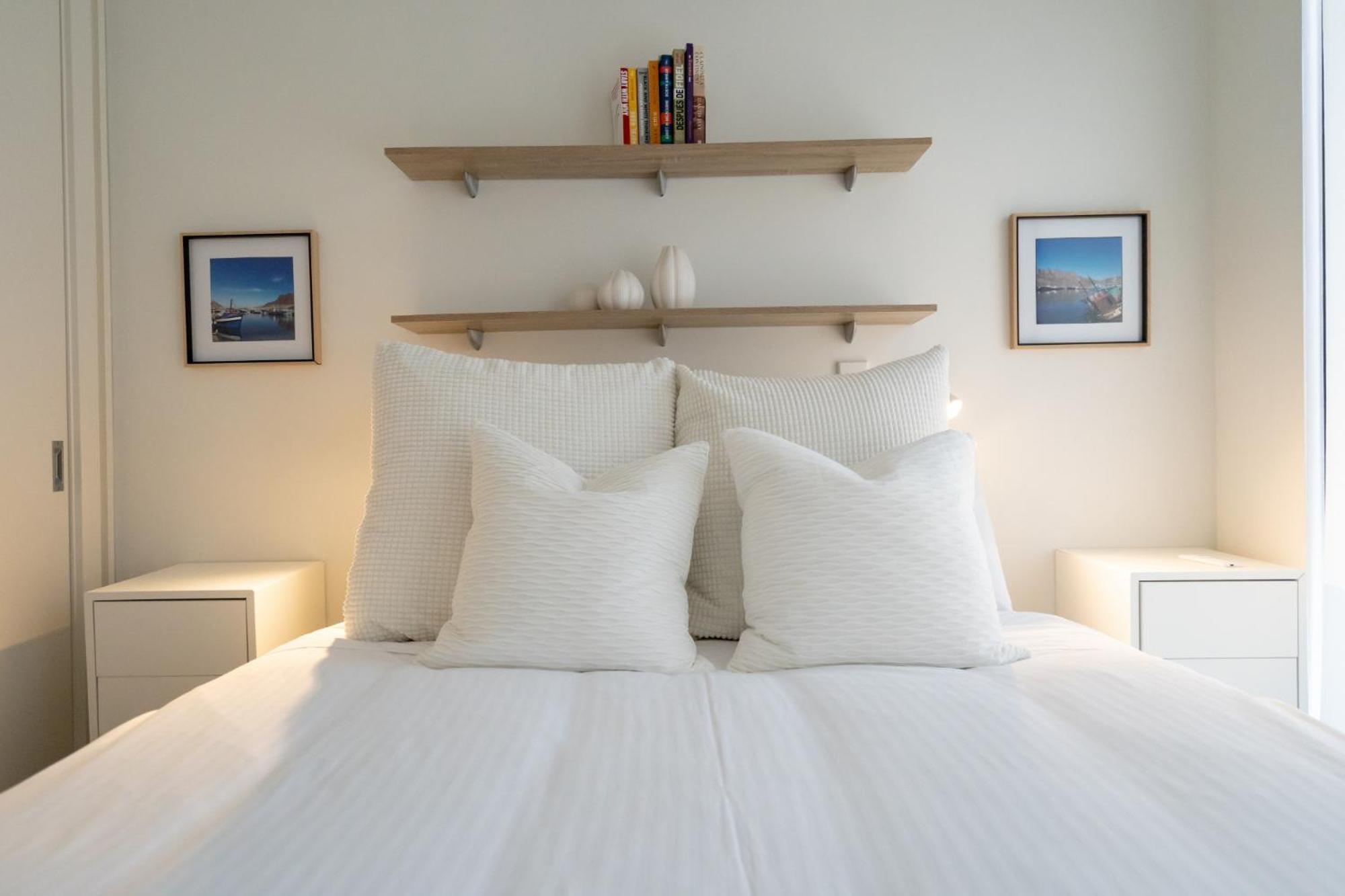 Spacious 2-bed Near Lygon St Shops Apartment