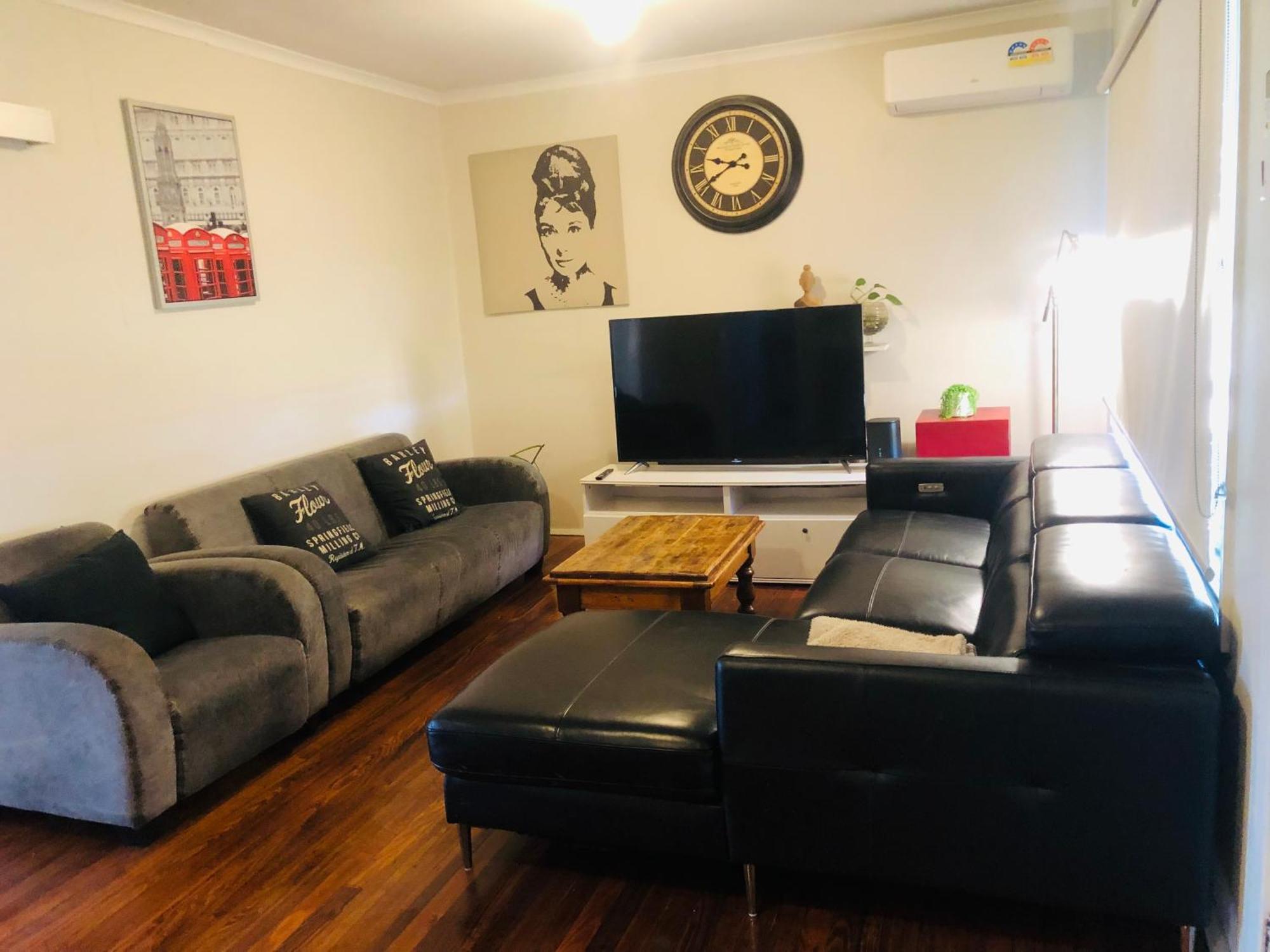D122 Lovely London Holiday home