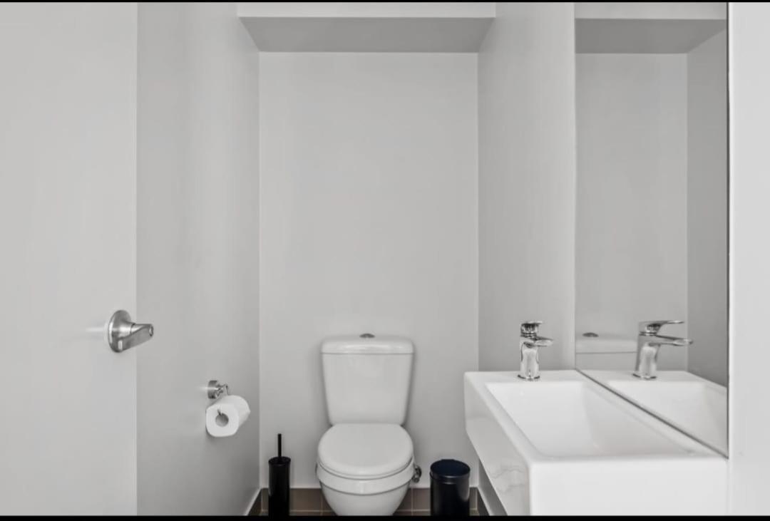 Luxurious 3- Bedroom Retreat Holiday home Melbourne