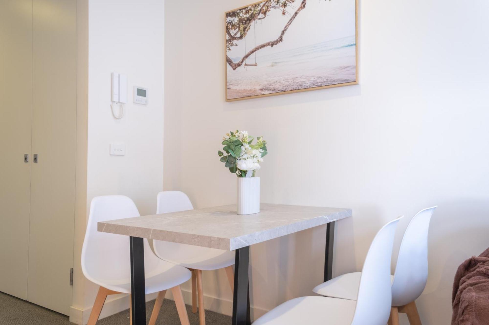 Adjacent To Flagstaff Gardens 1br In Cbd Melboure Apartment Melbourne
