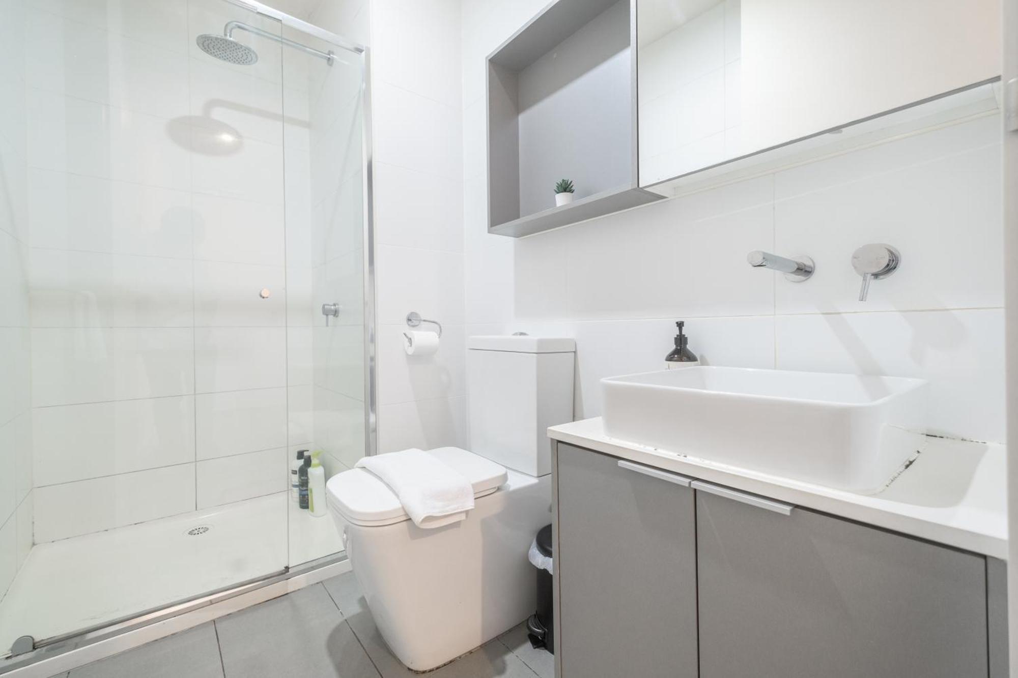 Apartment Adjacent To Flagstaff Gardens 1br In Cbd Melboure Melbourne