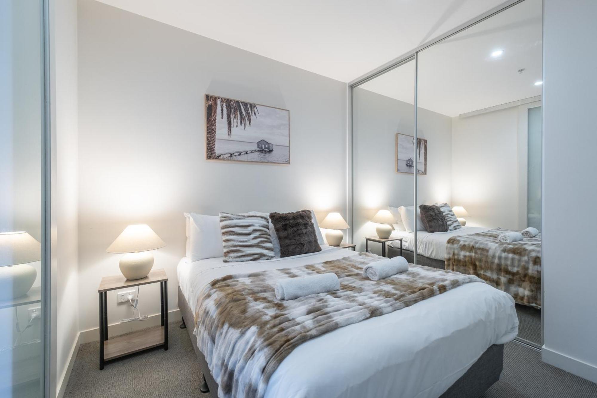 Convenience 2br1ba Mel Cbd With Study *
