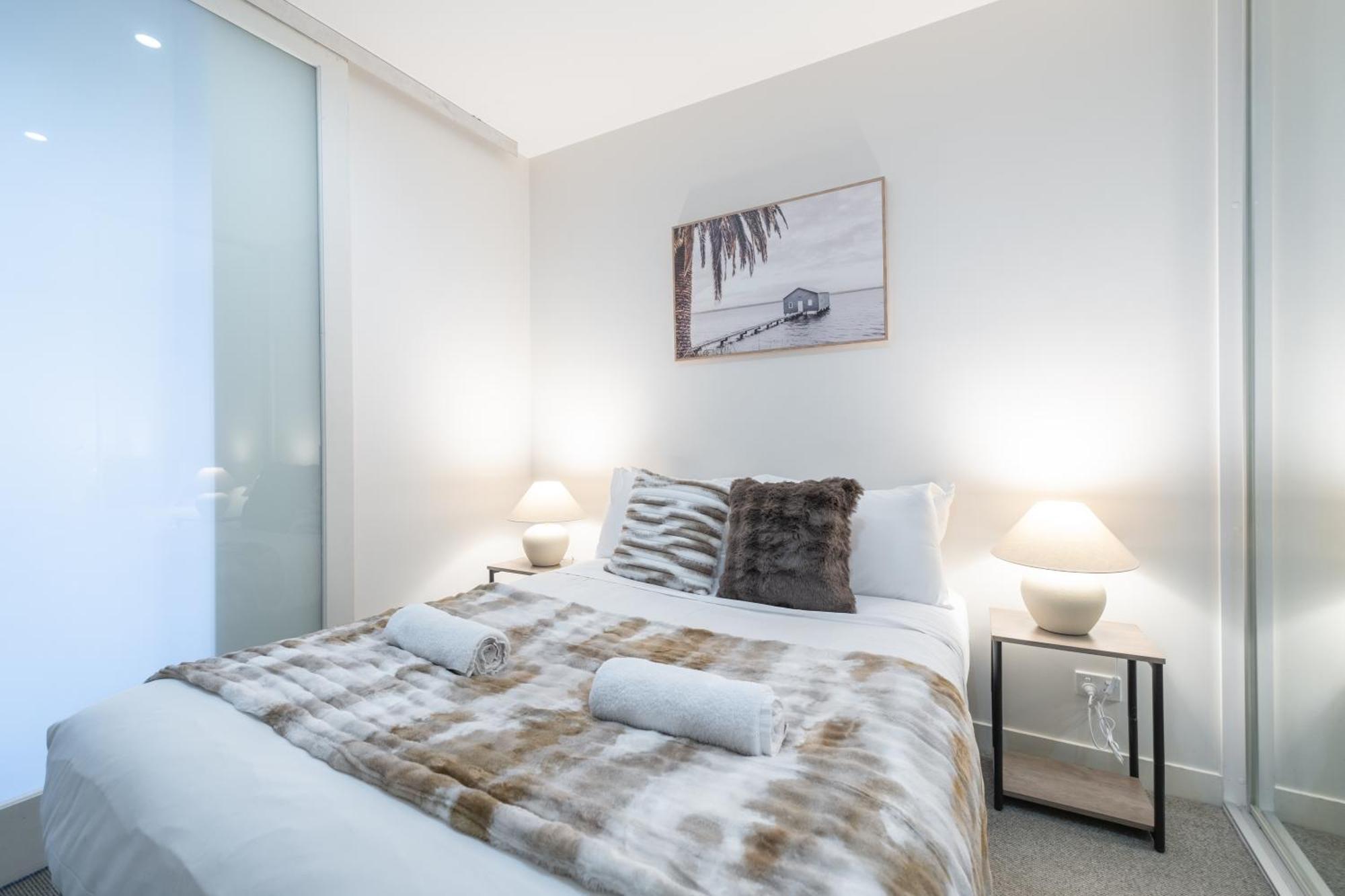 Apartment Convenience 2br1ba Mel Cbd With Study Melbourne