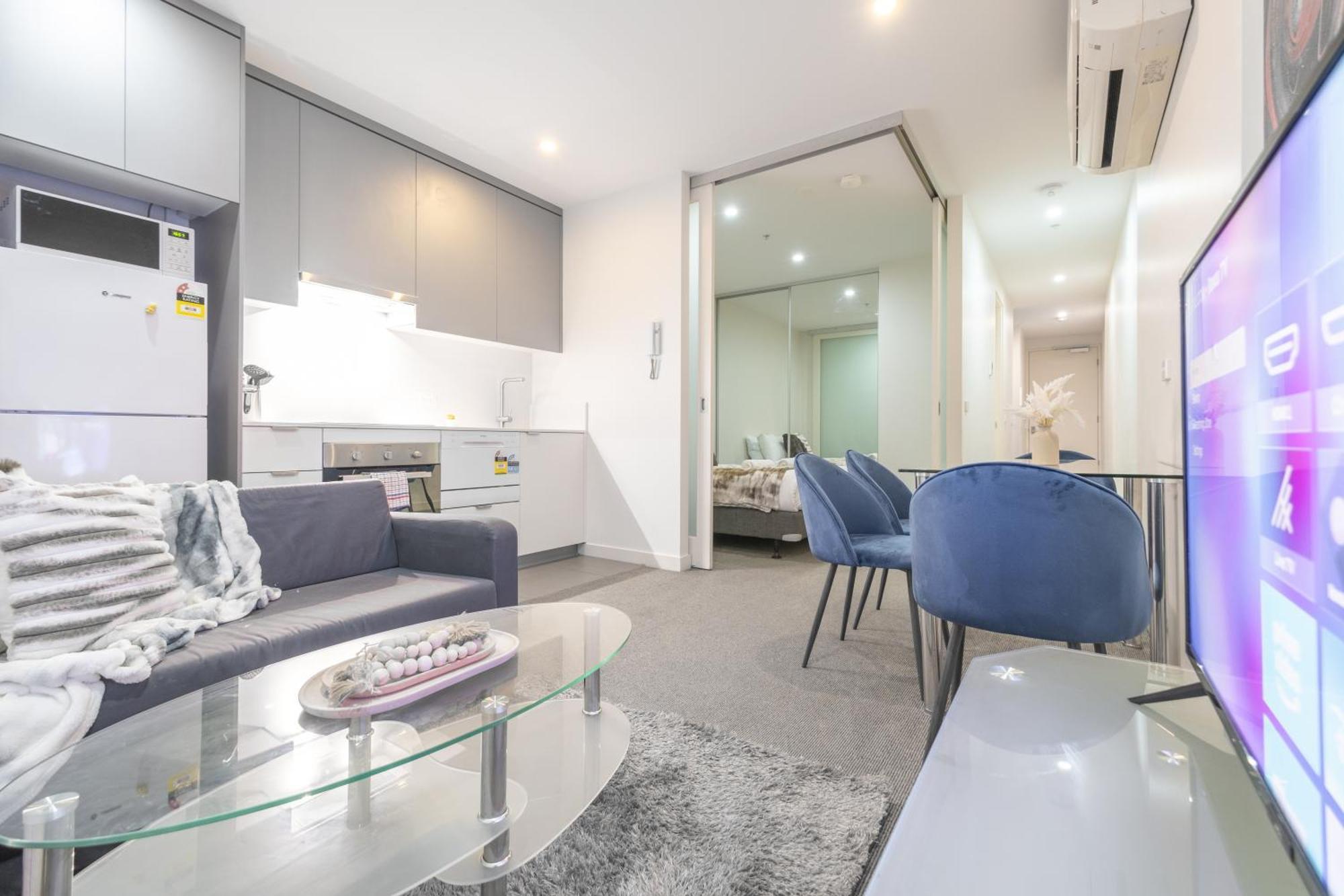 Convenience 2br1ba Mel Cbd With Study *