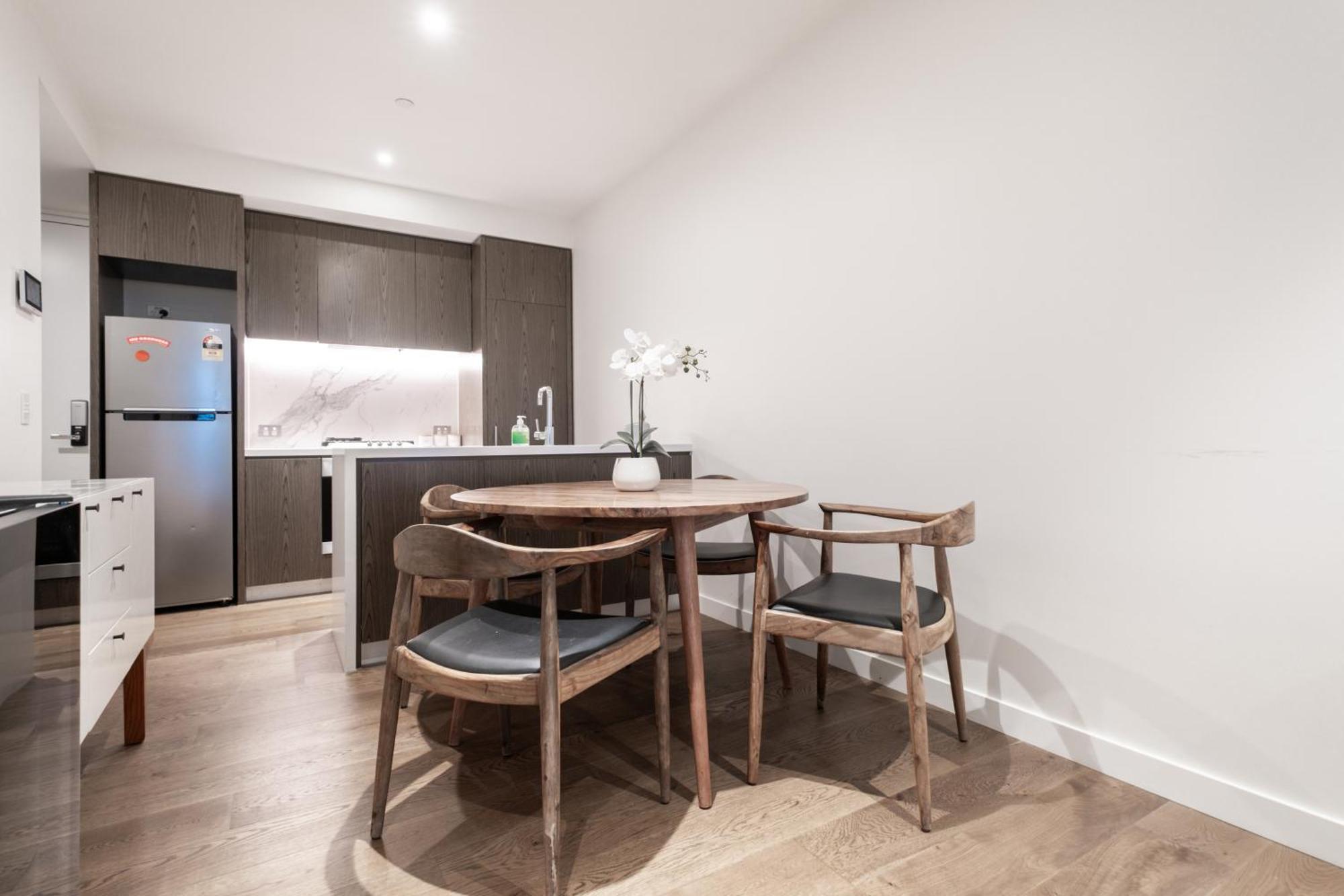 Apartment Stylish 2br Facing Parkpoolparking