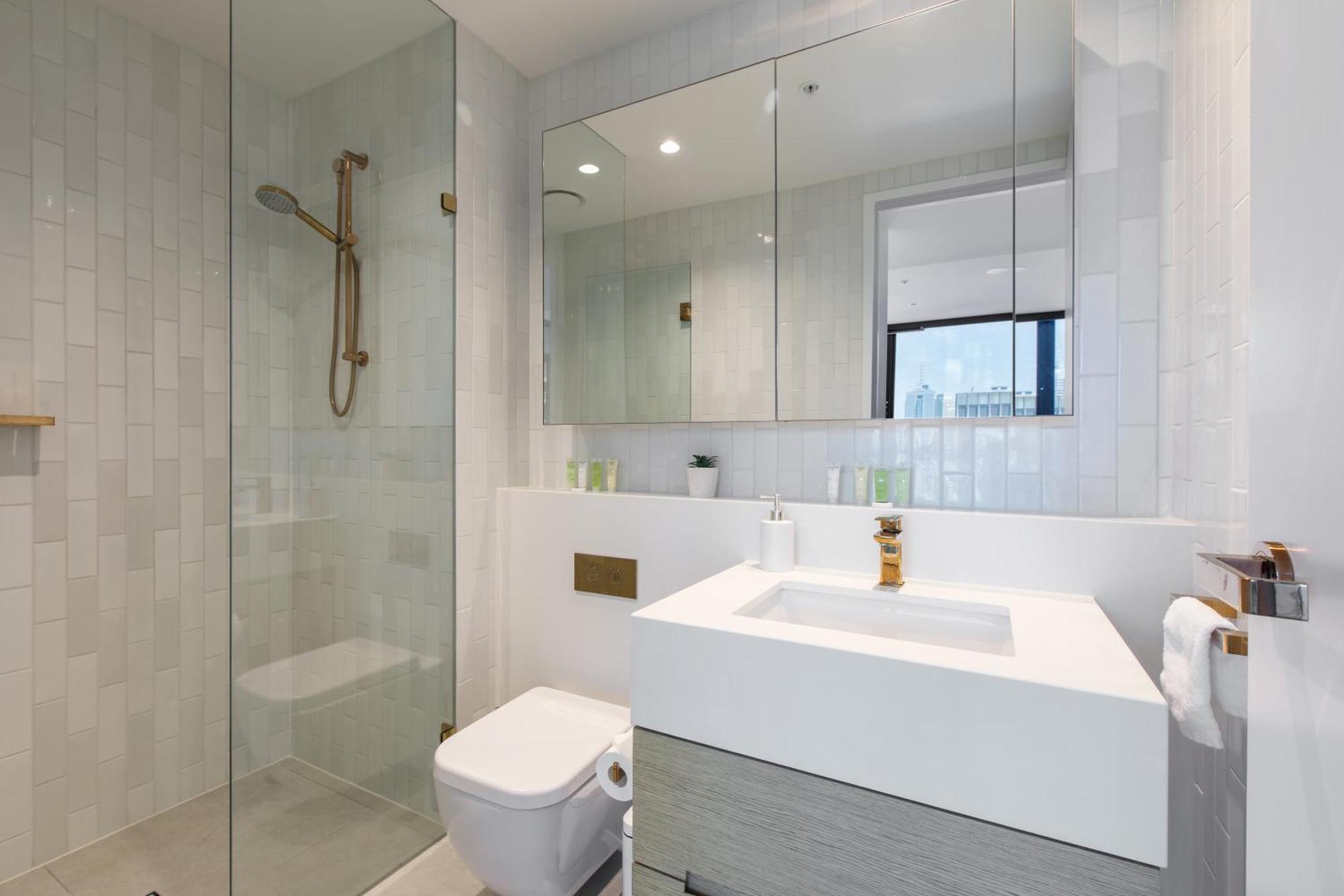 Stylish & Spacious Nyc Style, Cbd 3br
