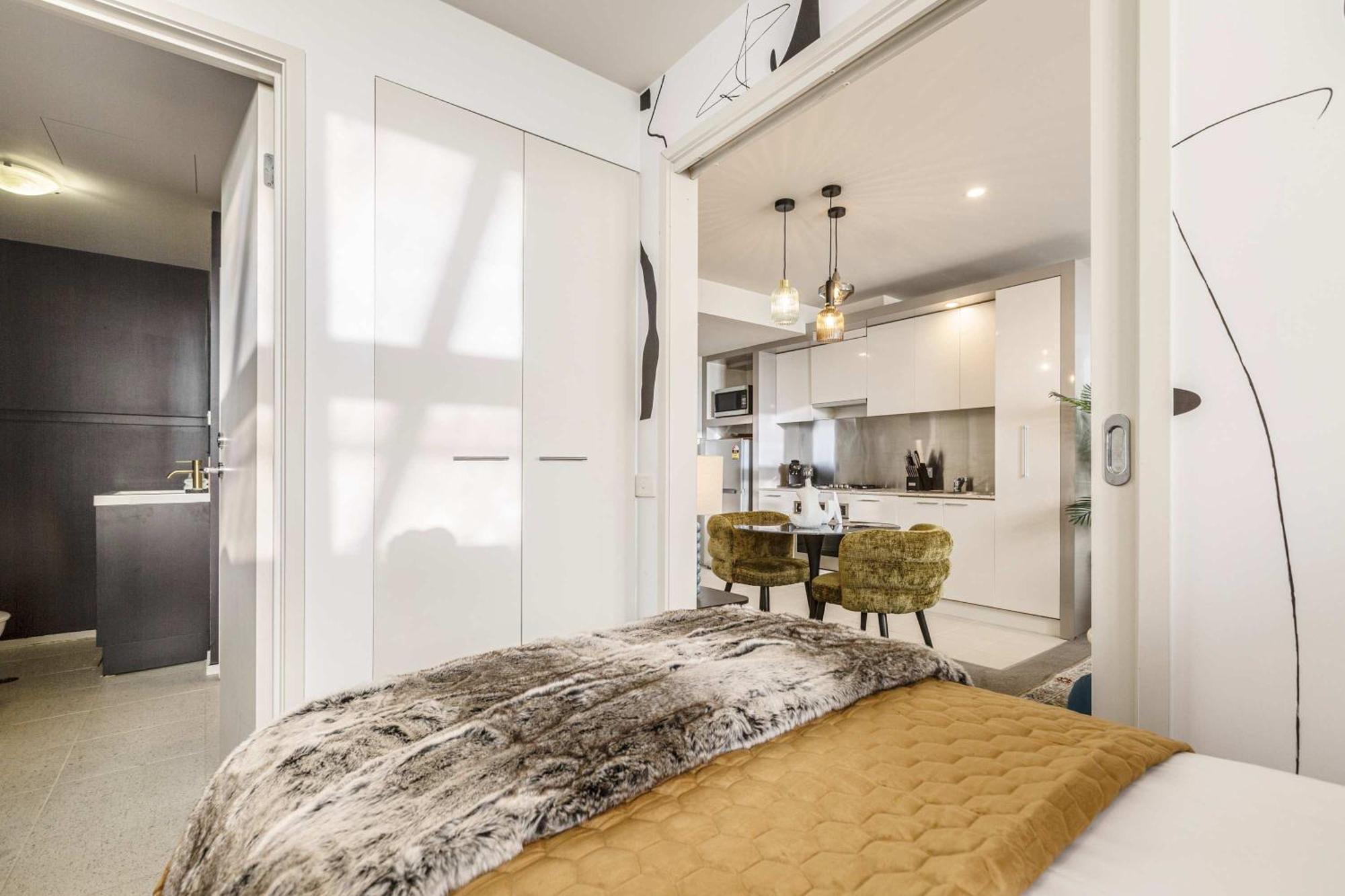 Vaquay The Gilded Nook In Cbd Holiday home Melbourne