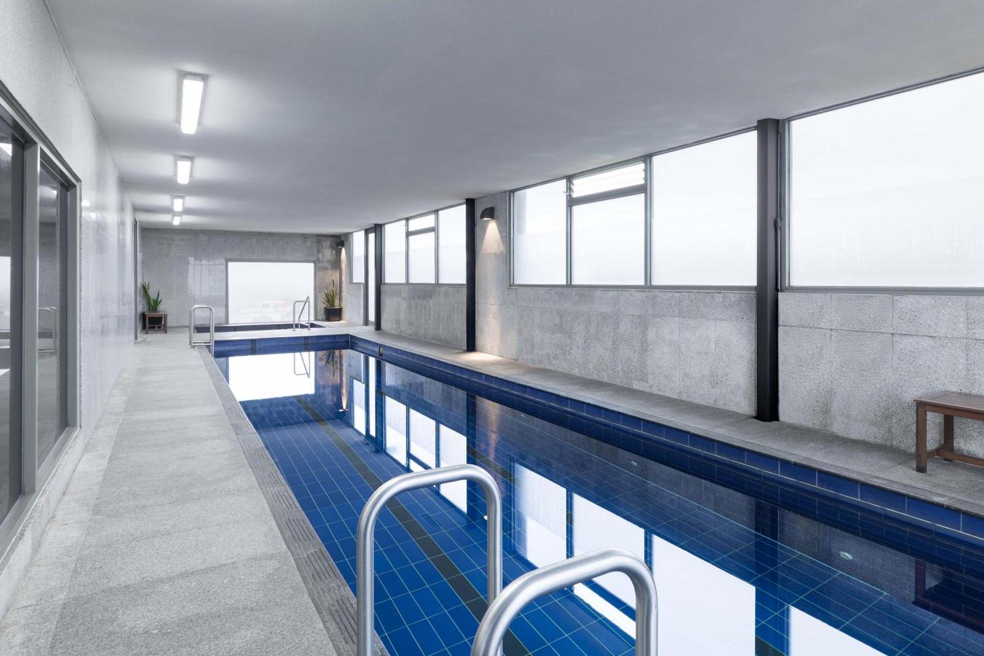 Hotel Mantra Airport 4*