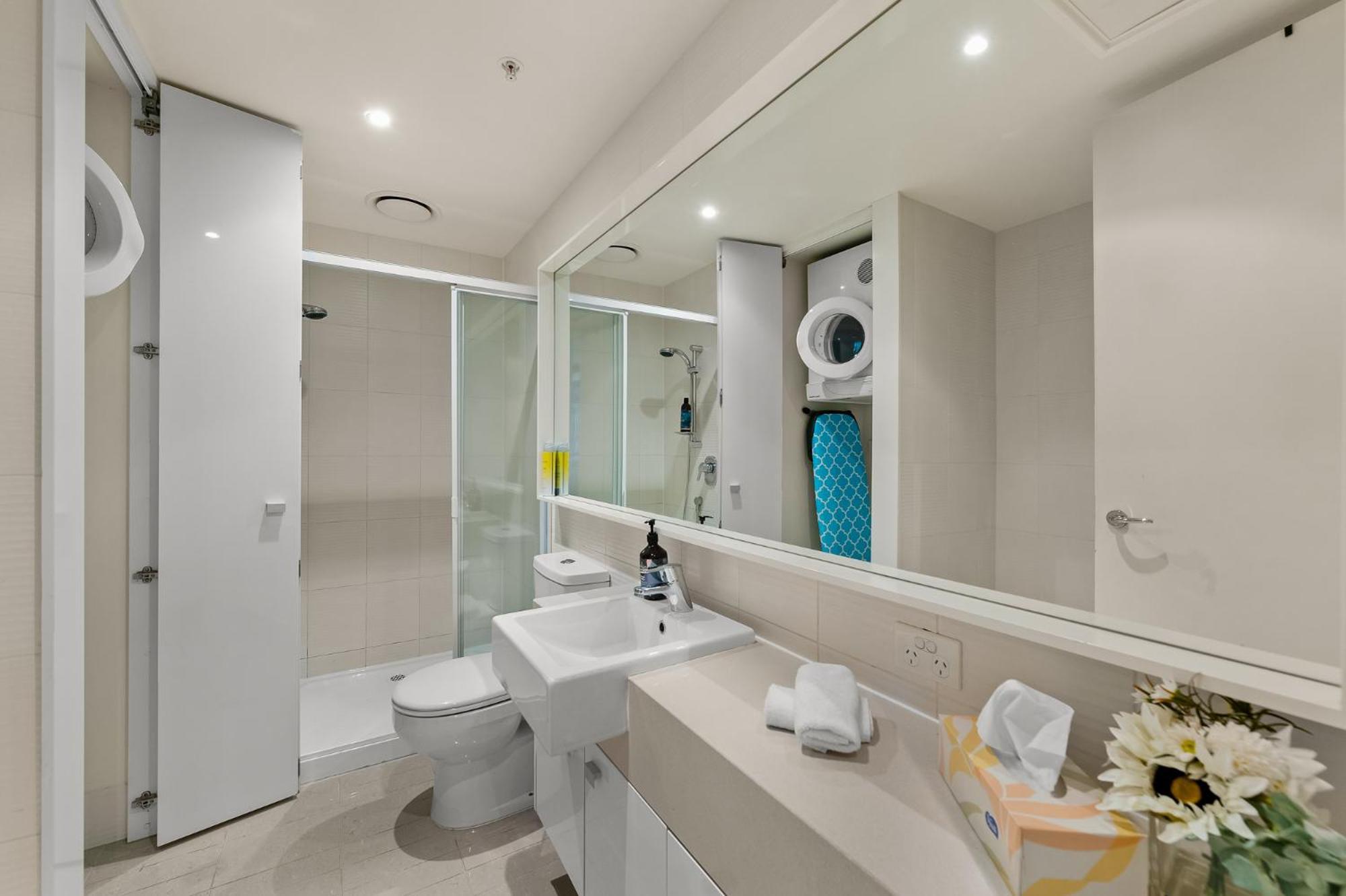 Exclusive - Vue Grande Apartment Melbourne