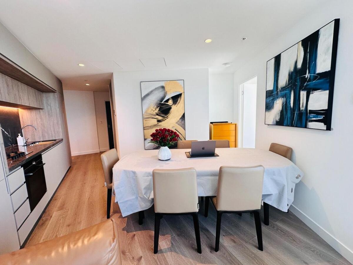 Royal Executive Living The Ritzside Grand Residence At West Side Place Melbourne