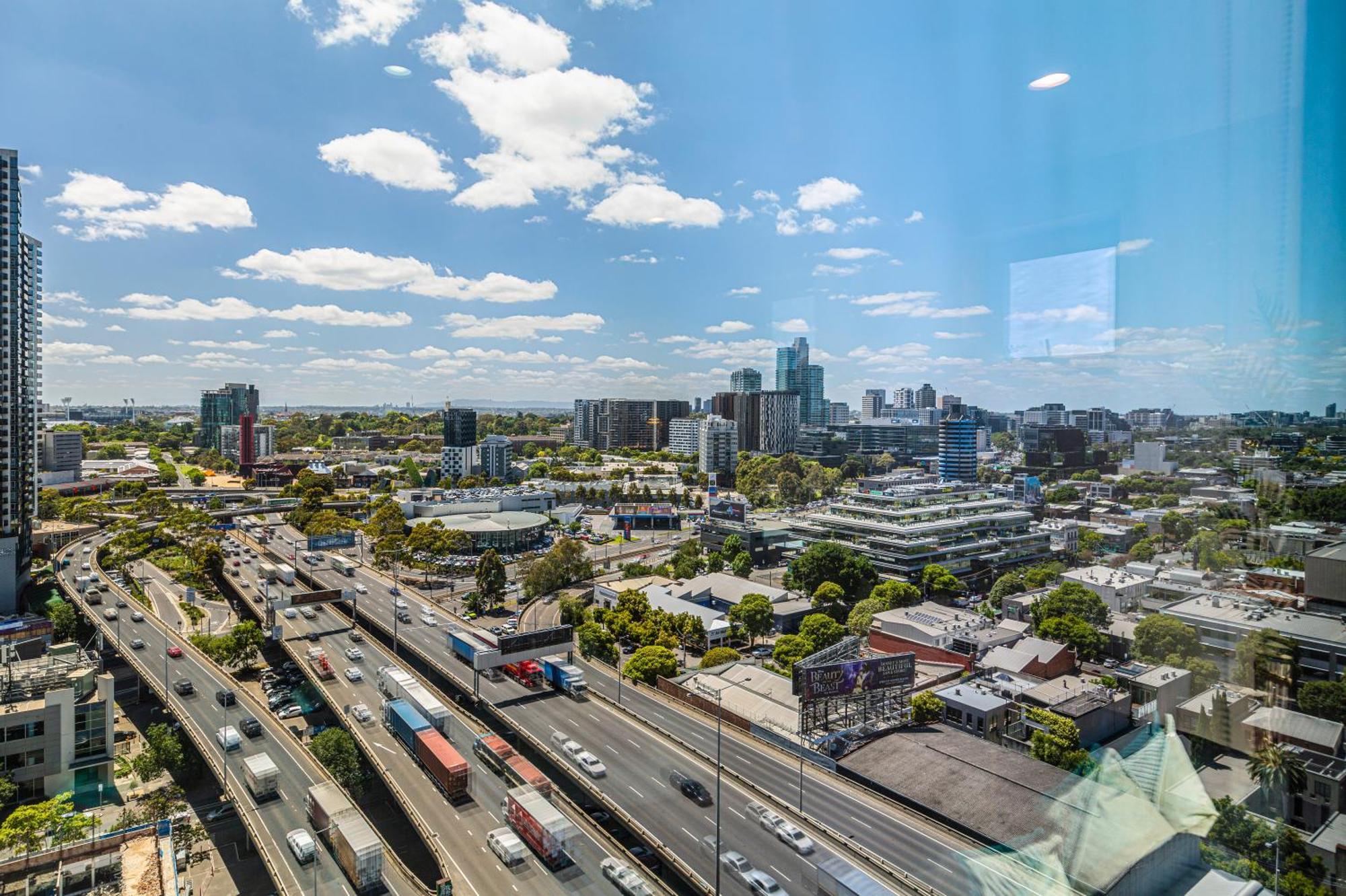 Urban Habitat King Bed 5min 2 Crown Netflix * Melbourne