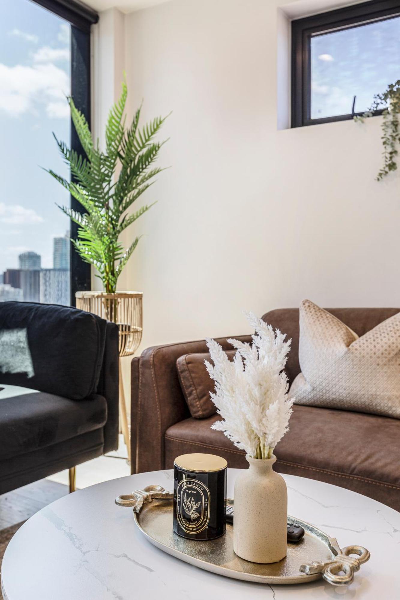 Urban Habitat King Bed 5min 2 Crown Netflix Apartment *