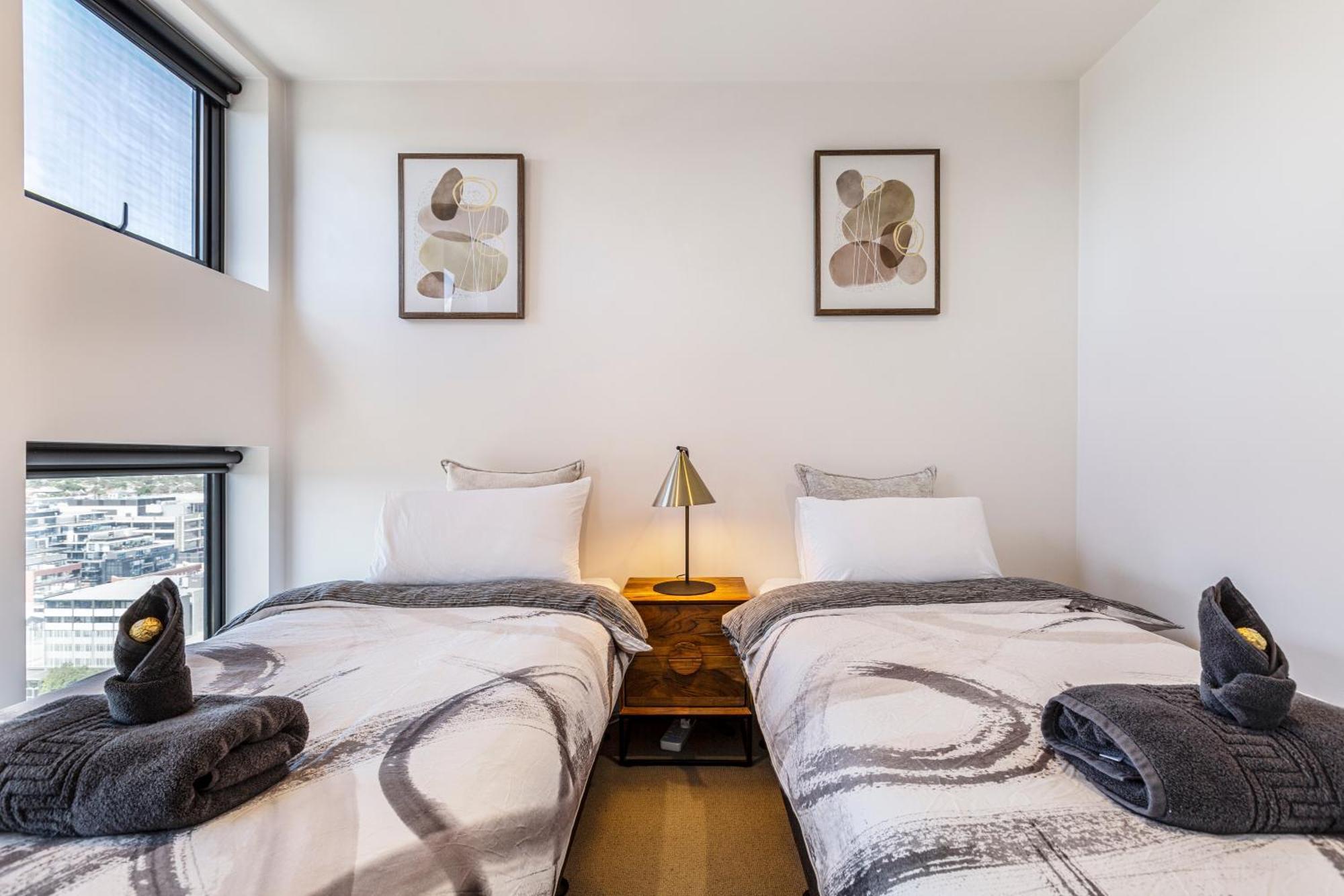 Apartment Urban Habitat King Bed 5min 2 Crown Netflix