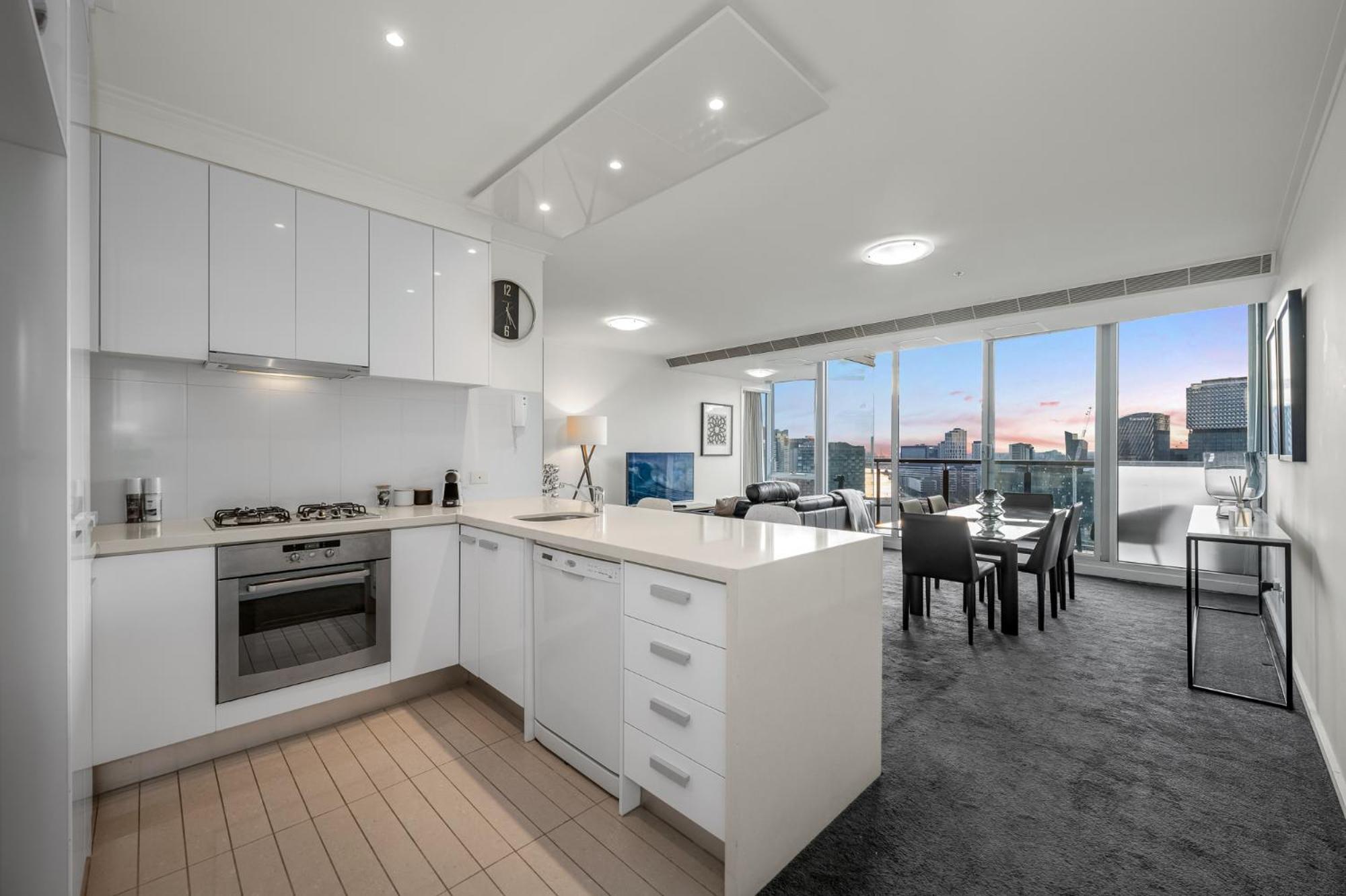 Exclusive - Vue Grande Apartment Melbourne