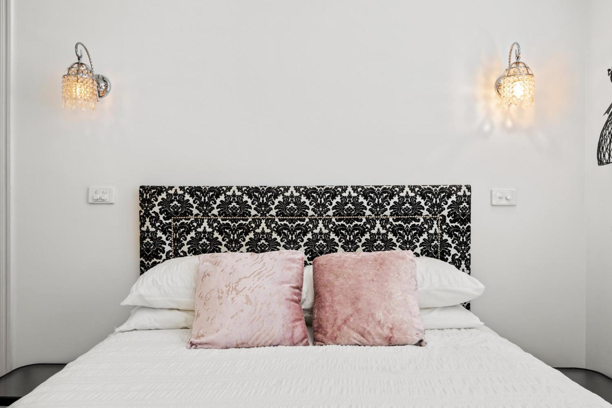 Convenient In Heart Of Carlton *