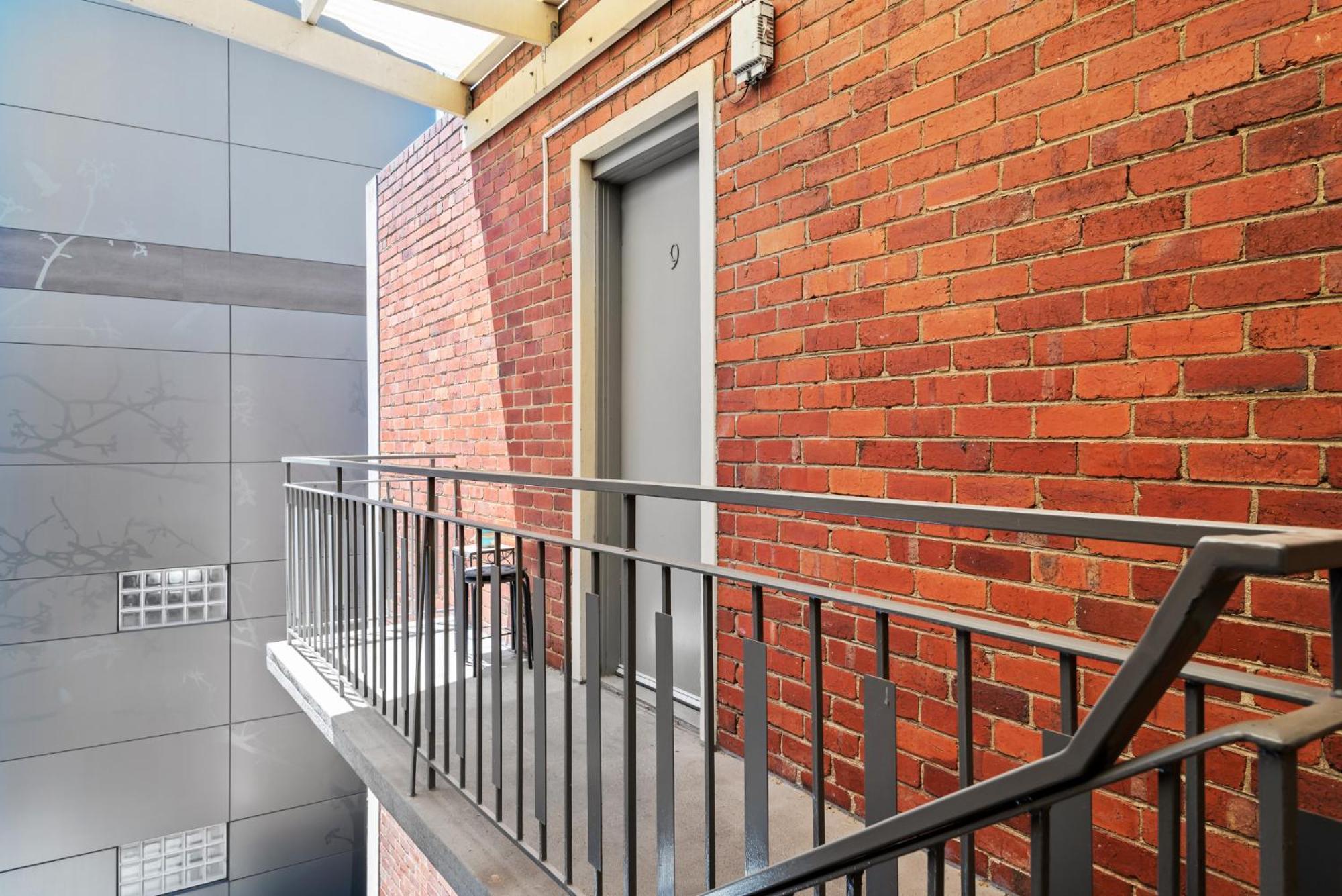 Apartment Convenient In Heart Of Carlton