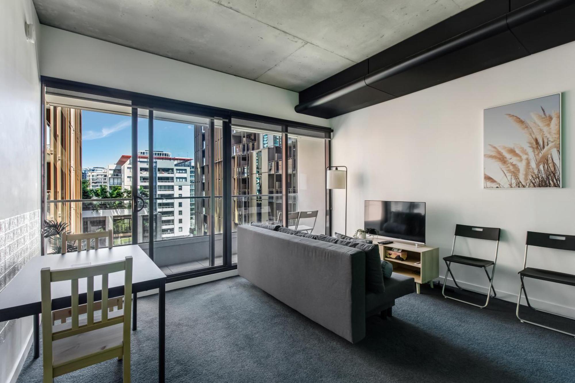 Apartment Vibrant Inner-city Living With Luxe Rooftop Pool Melbourne