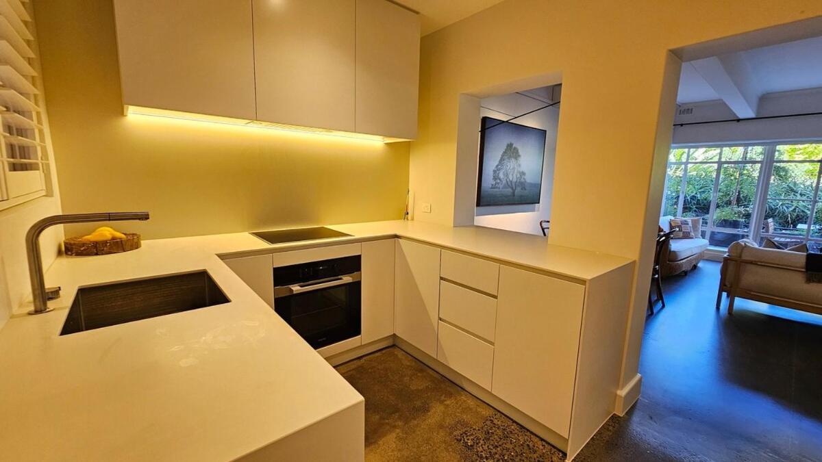 Apartment Fawkner Parkside Art House Melbourne