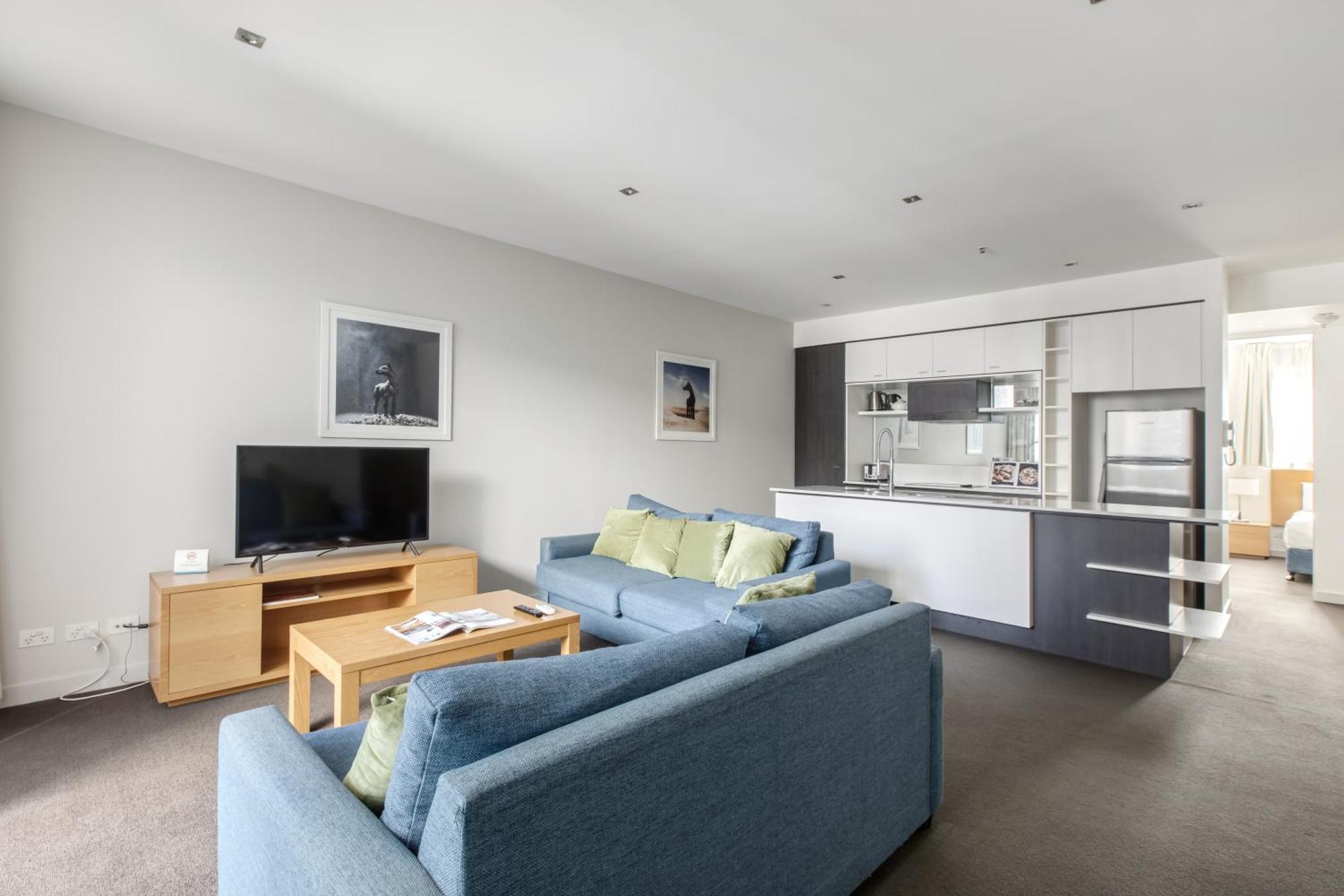 Apartment Modern Nomads South Yarra Gem 2br With Carpark Near Station