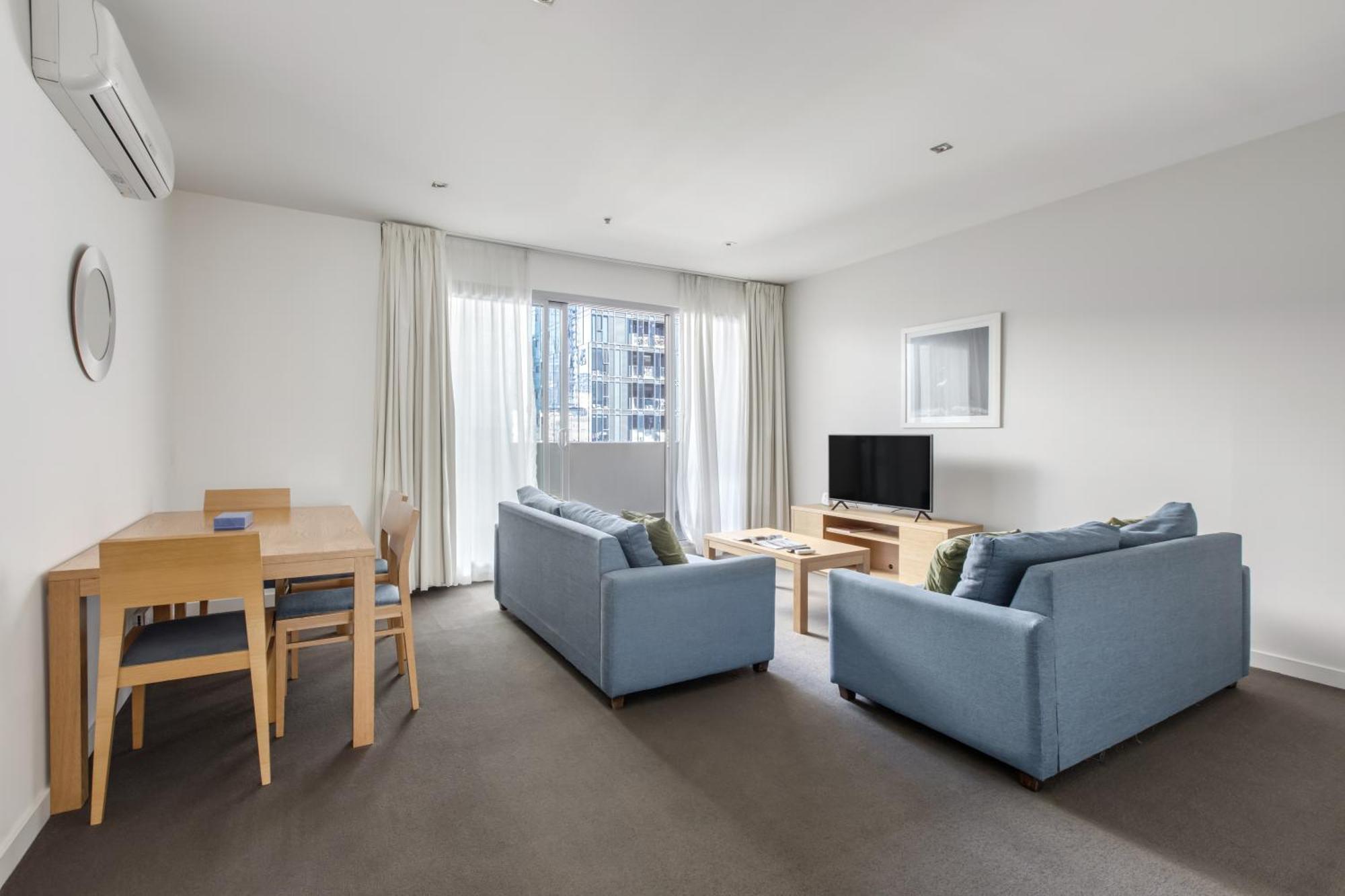Apartment Modern Nomads South Yarra Gem 2br With Carpark Near Station
