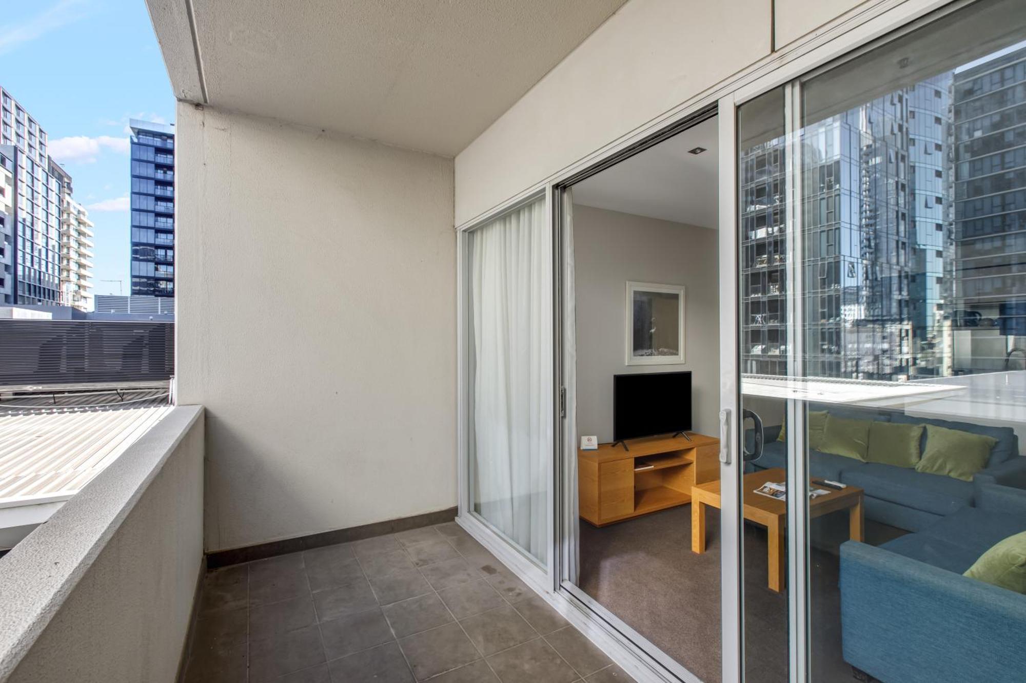 Modern Nomads South Yarra Gem 2br With Carpark Near Station Melbourne