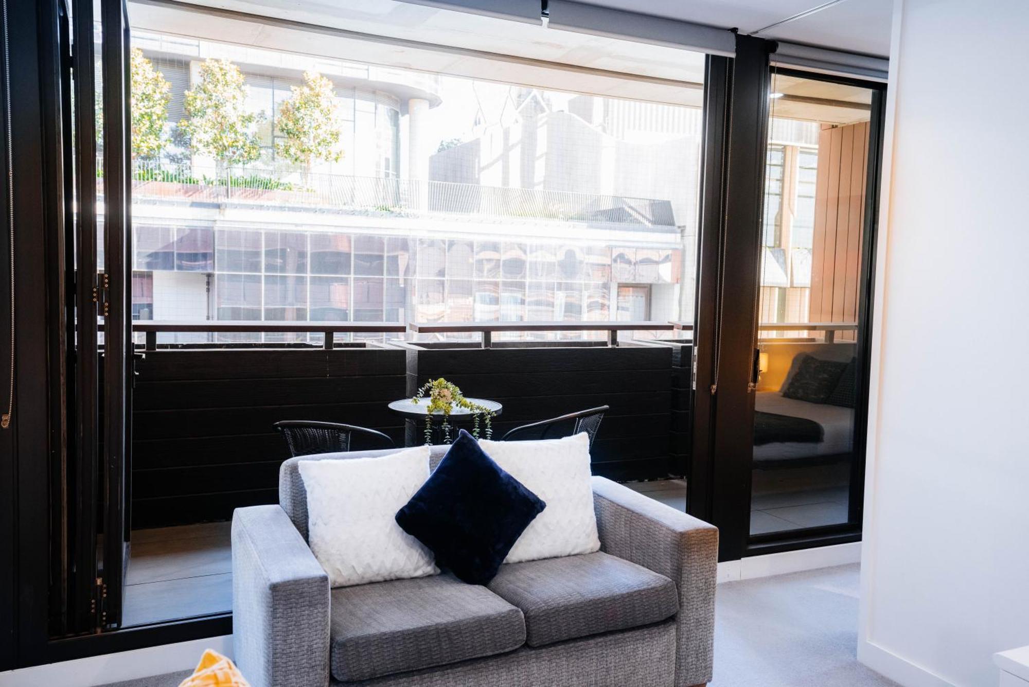 Cozy Spacious 2b2b Cbd Apartment *