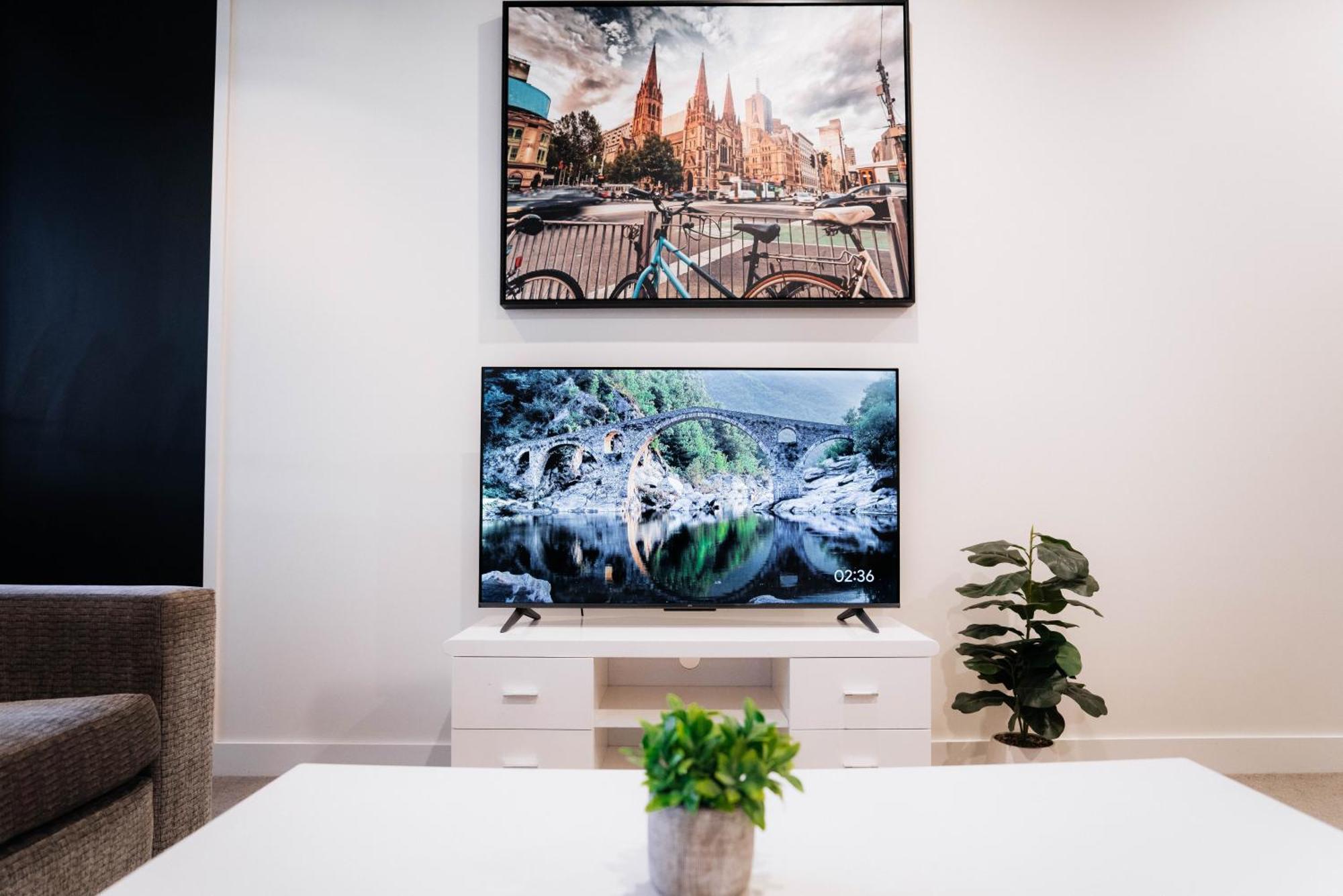 Cozy Spacious 2b2b Cbd Apartment
