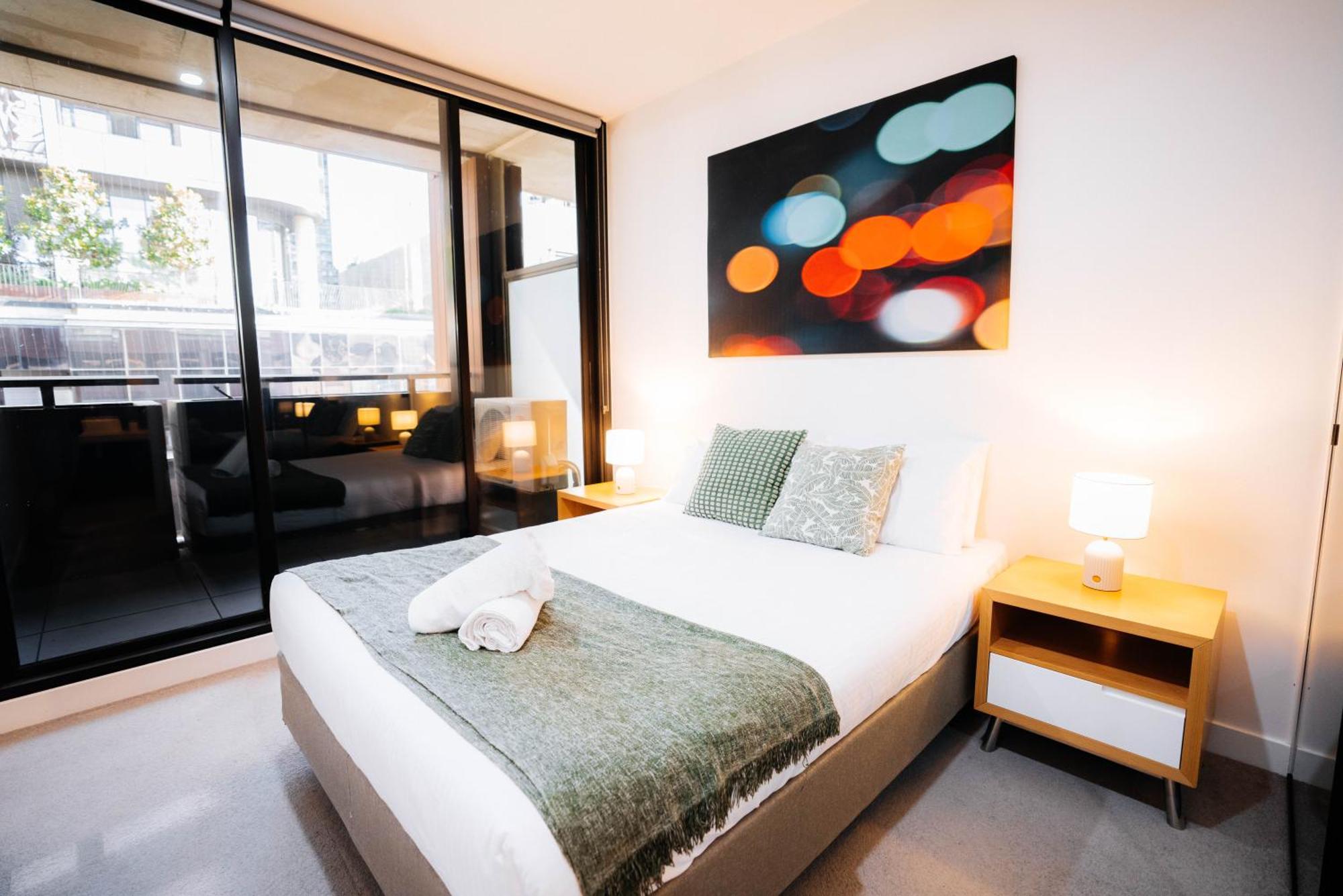 Cozy Spacious 2b2b Cbd Apartment *