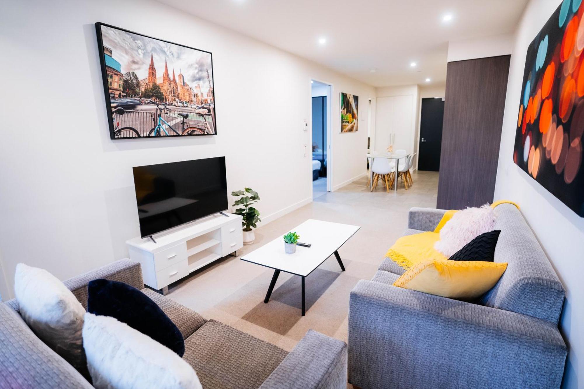 Cozy Spacious 2b2b Cbd Apartment Melbourne