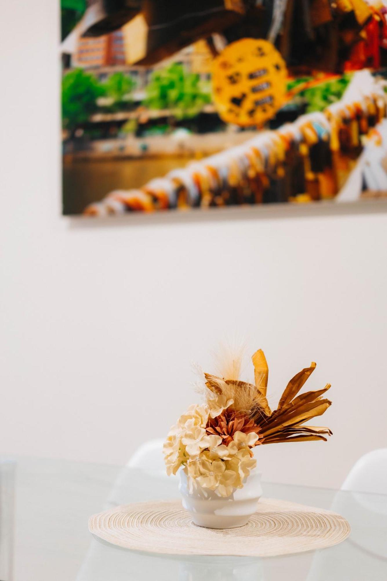Apartment Cozy Spacious 2b2b Cbd Melbourne