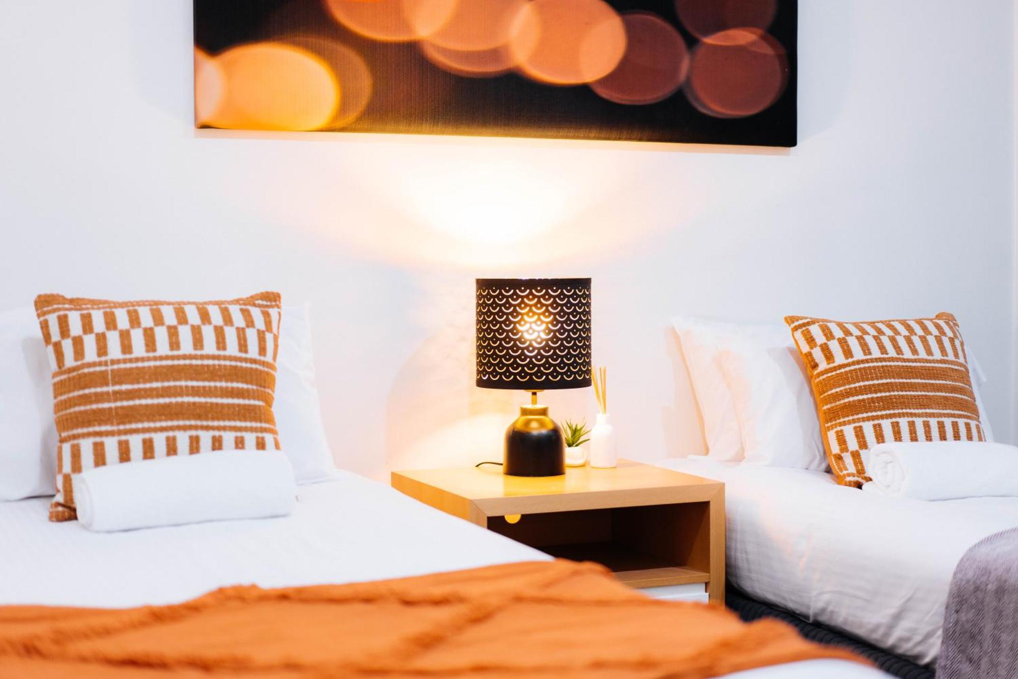 Cozy Spacious 2b2b Cbd Apartment