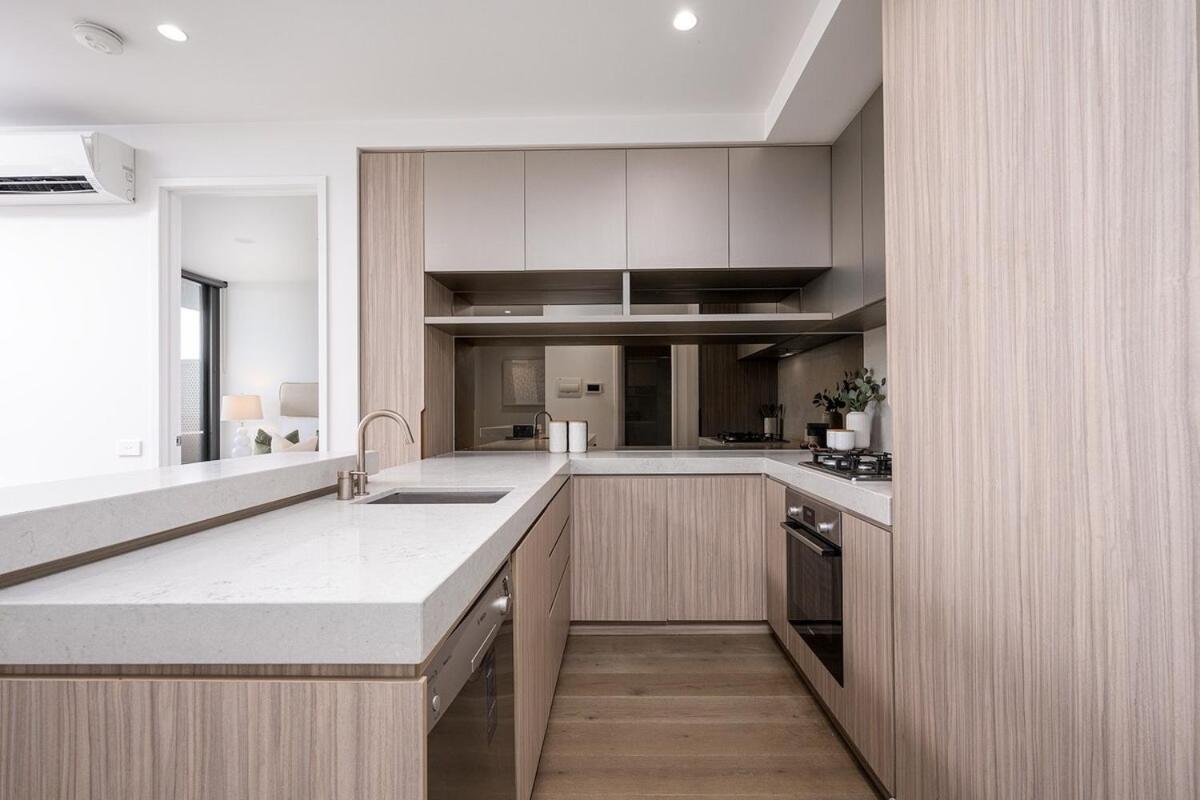 Luxury Bay View Apartment Melbourne