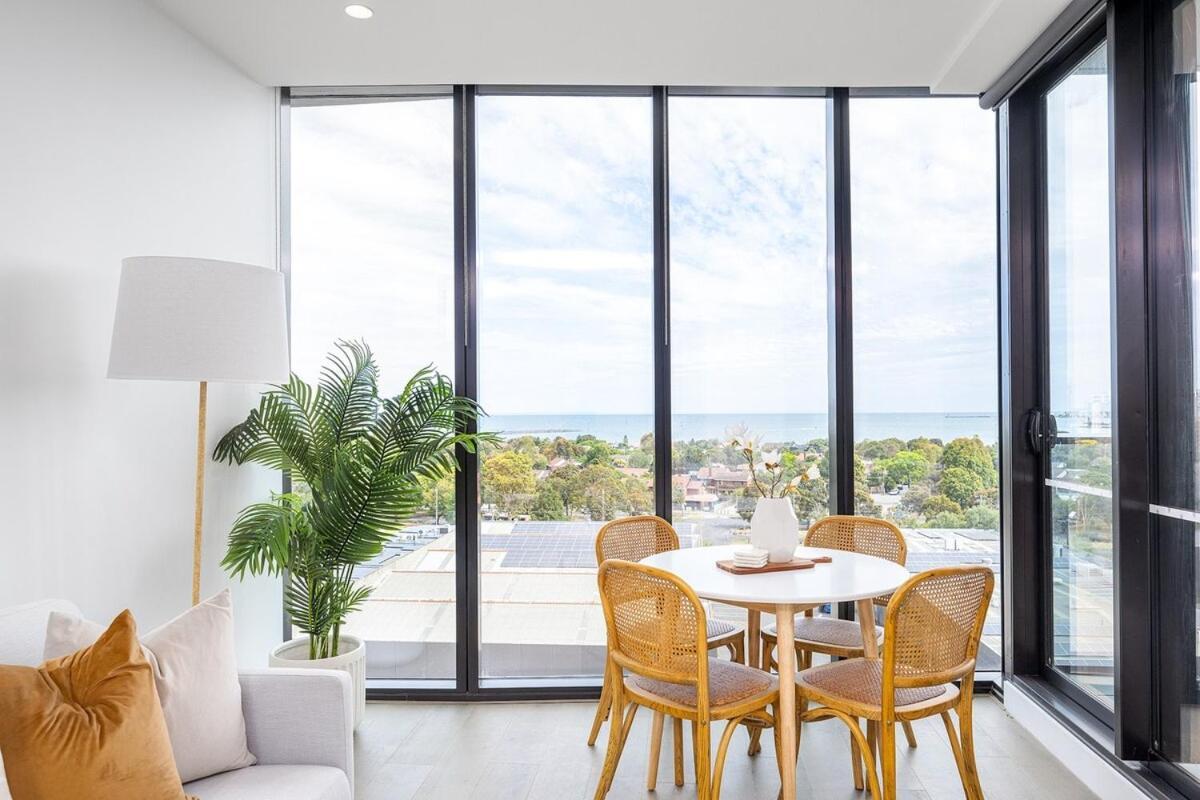 Luxury Bay View Apartment Melbourne