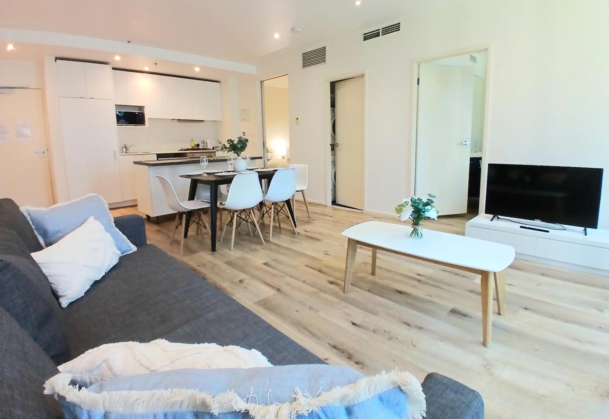 Readyset At Liberty Apartment