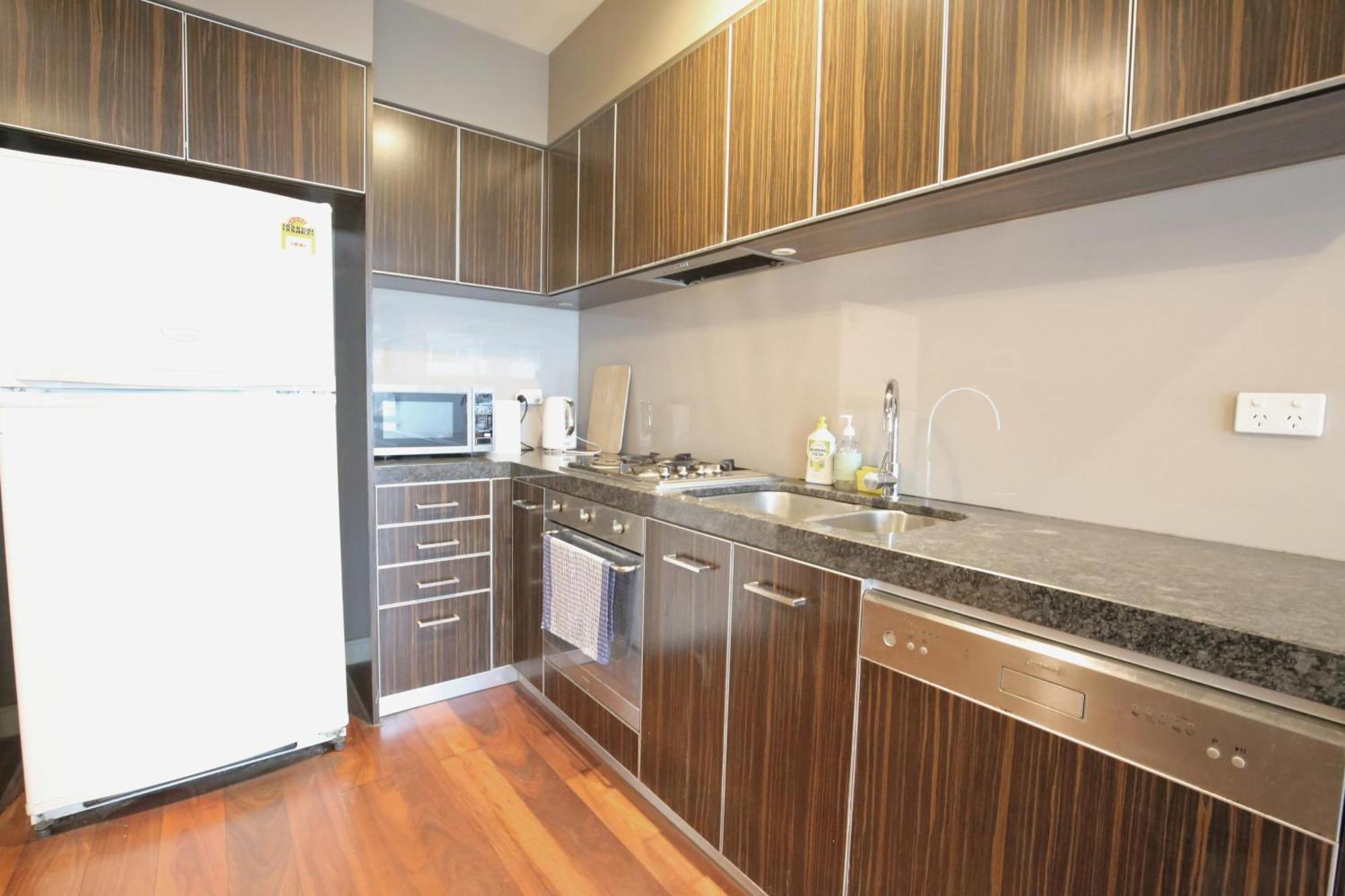 Cozy Cbd 2b2b In Prime Location *