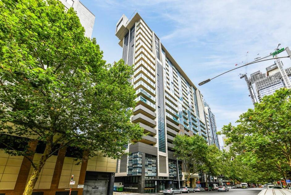 Cozy Cbd 2b2b In Prime Location Melbourne