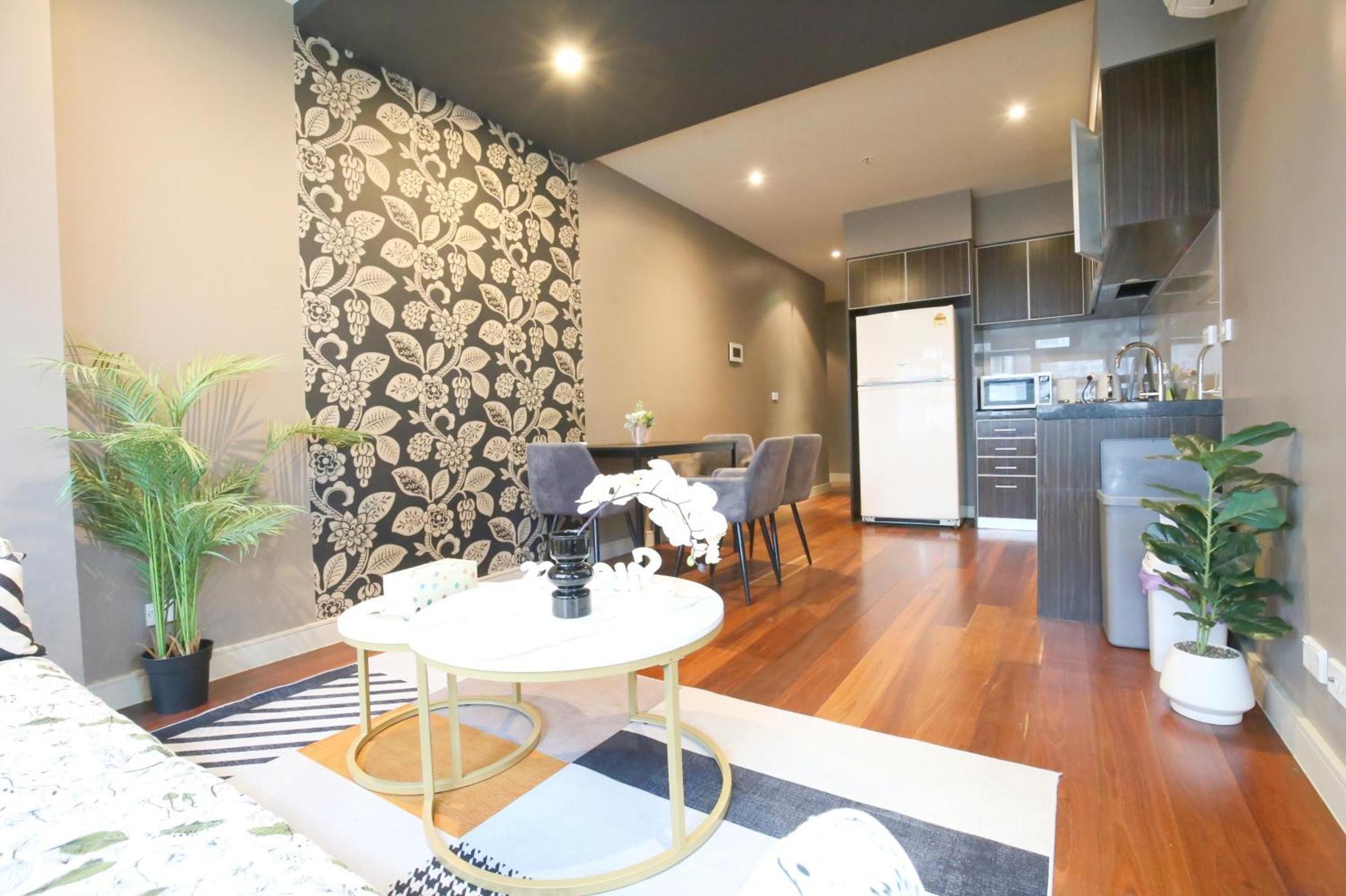 Apartment Cozy Cbd 2b2b In Prime Location