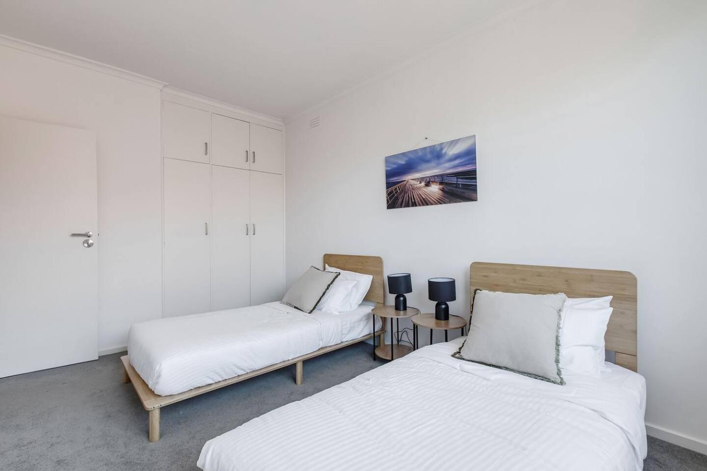 A Radiant Escape Steps From Shops And Metro Apartment Melbourne