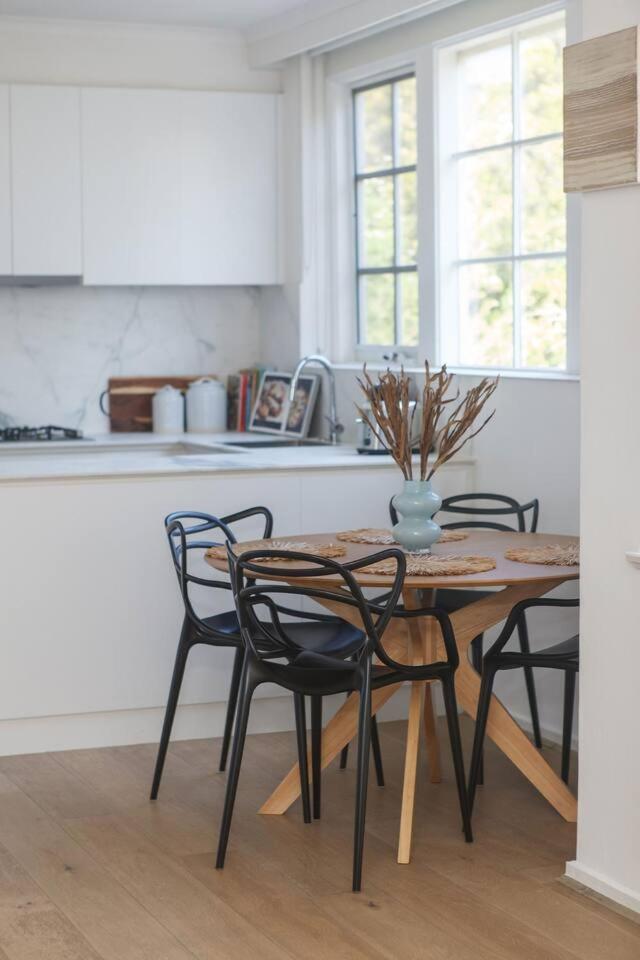 A Radiant Escape Steps From Shops And Metro Apartment *