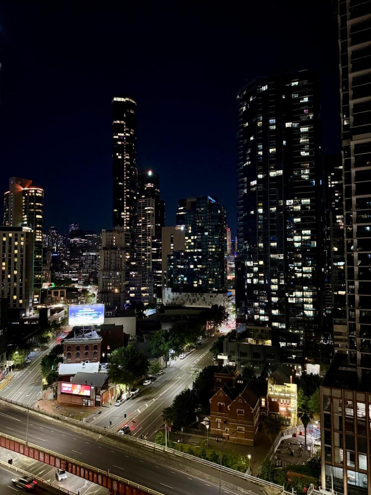 Southbank Cityview Escape With Car Park Apartment