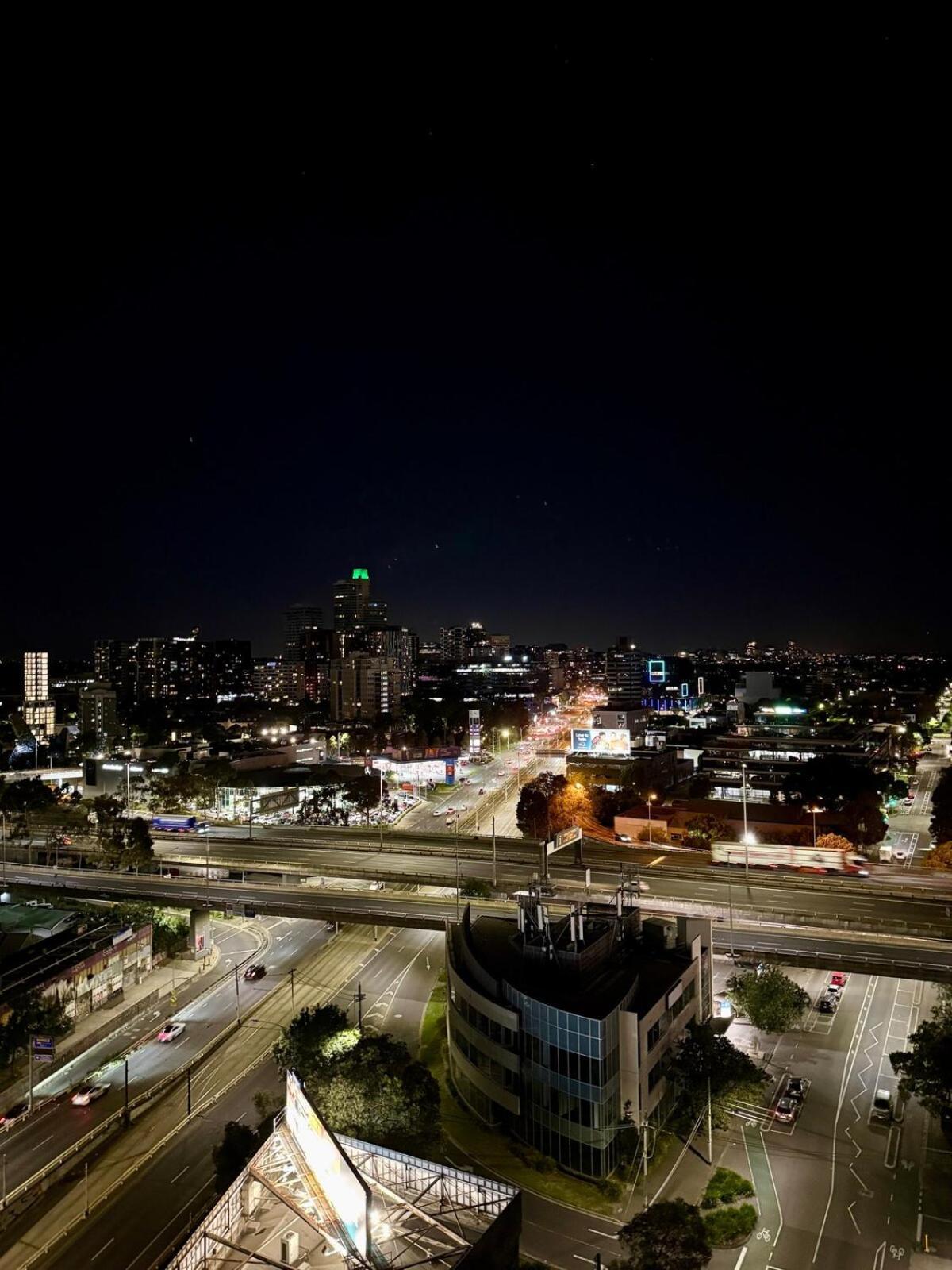 Southbank Cityview Escape With Car Park Apartment Melbourne