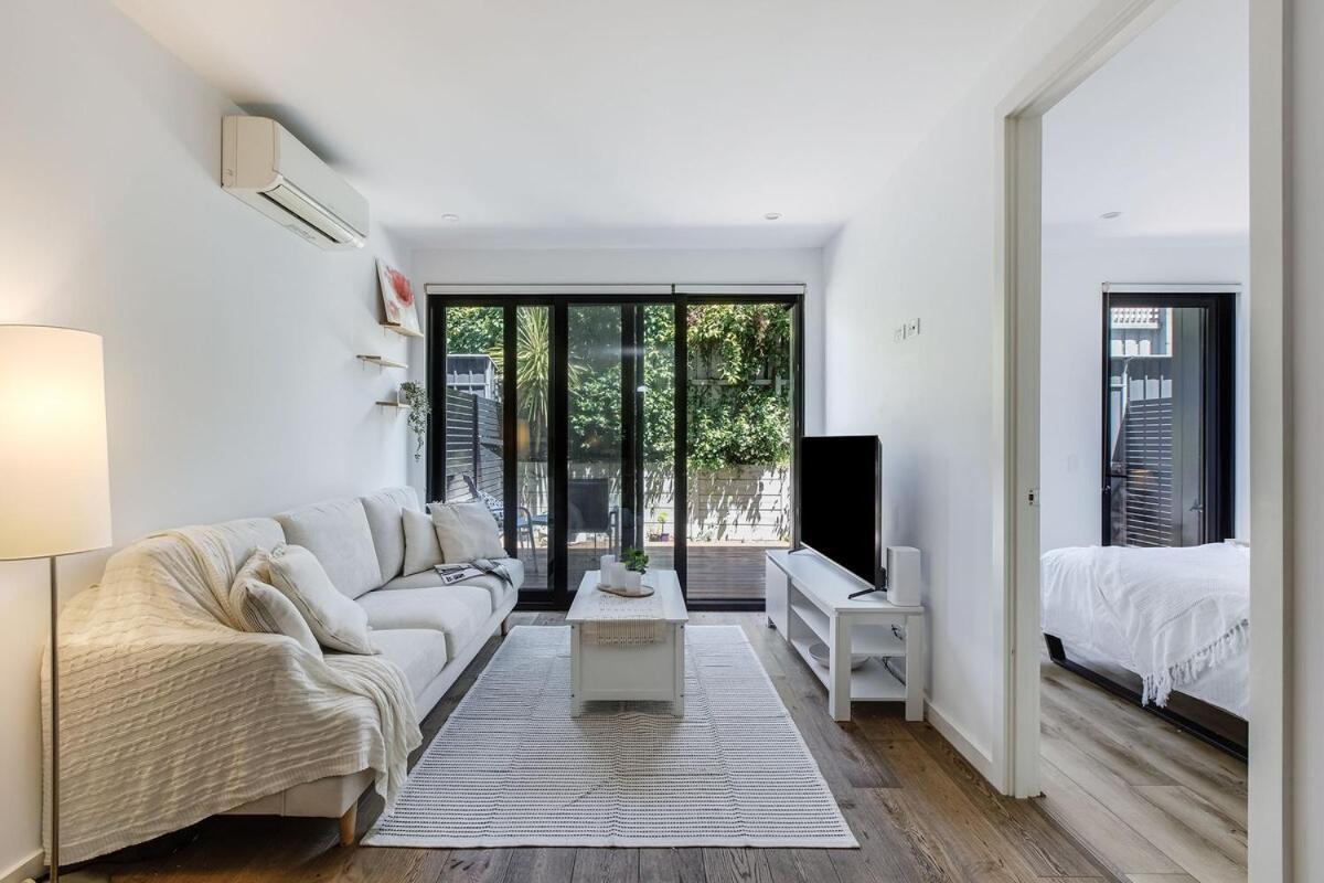 Hidden Gem In Mckinnon By Ready Set Host Apartment