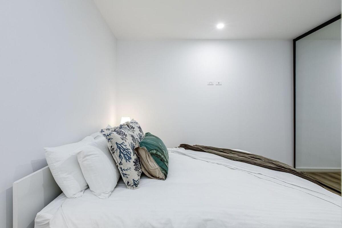 Hidden Gem In Mckinnon By Ready Set Host * Melbourne