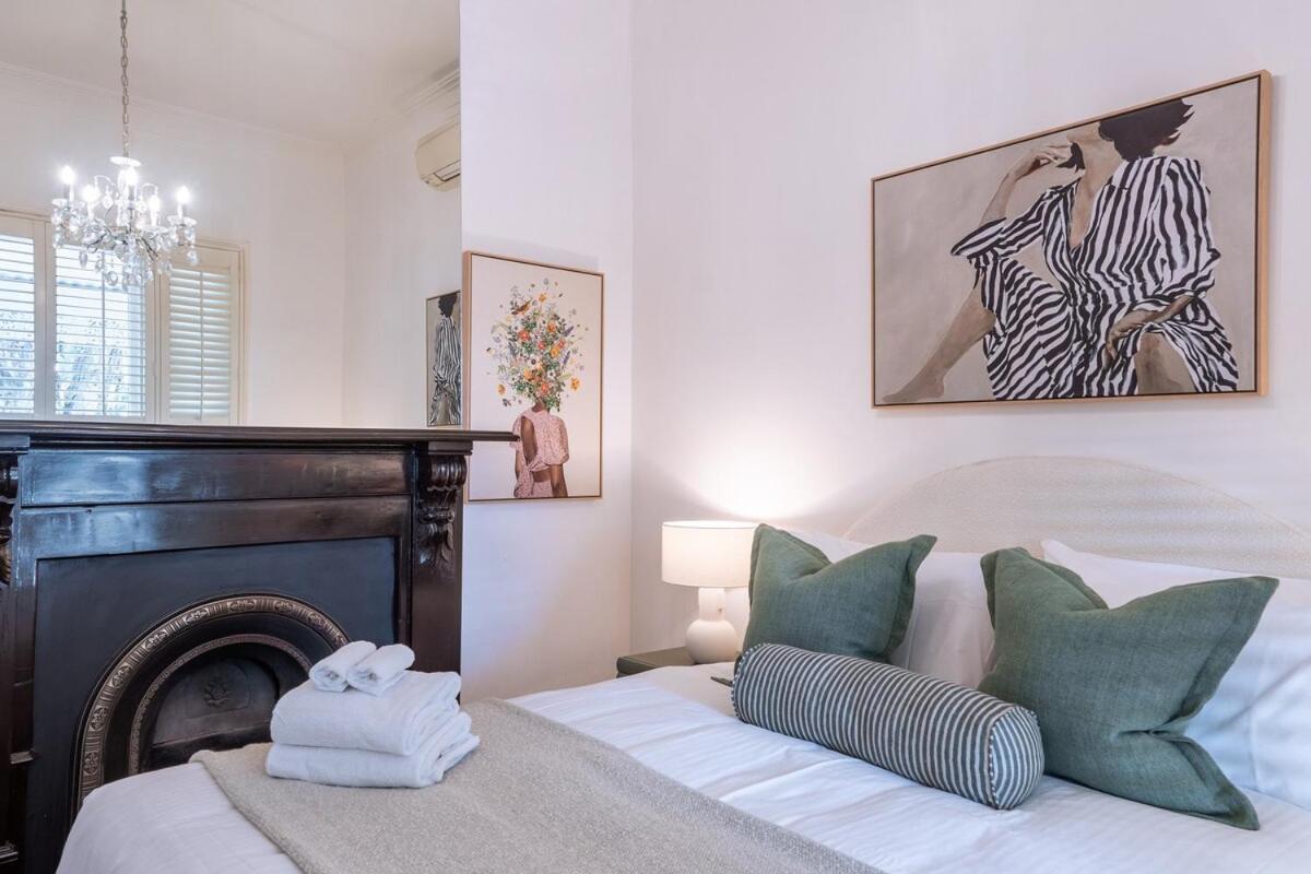 Prahran Timeless & Modern Haven, With Parking Holiday home *