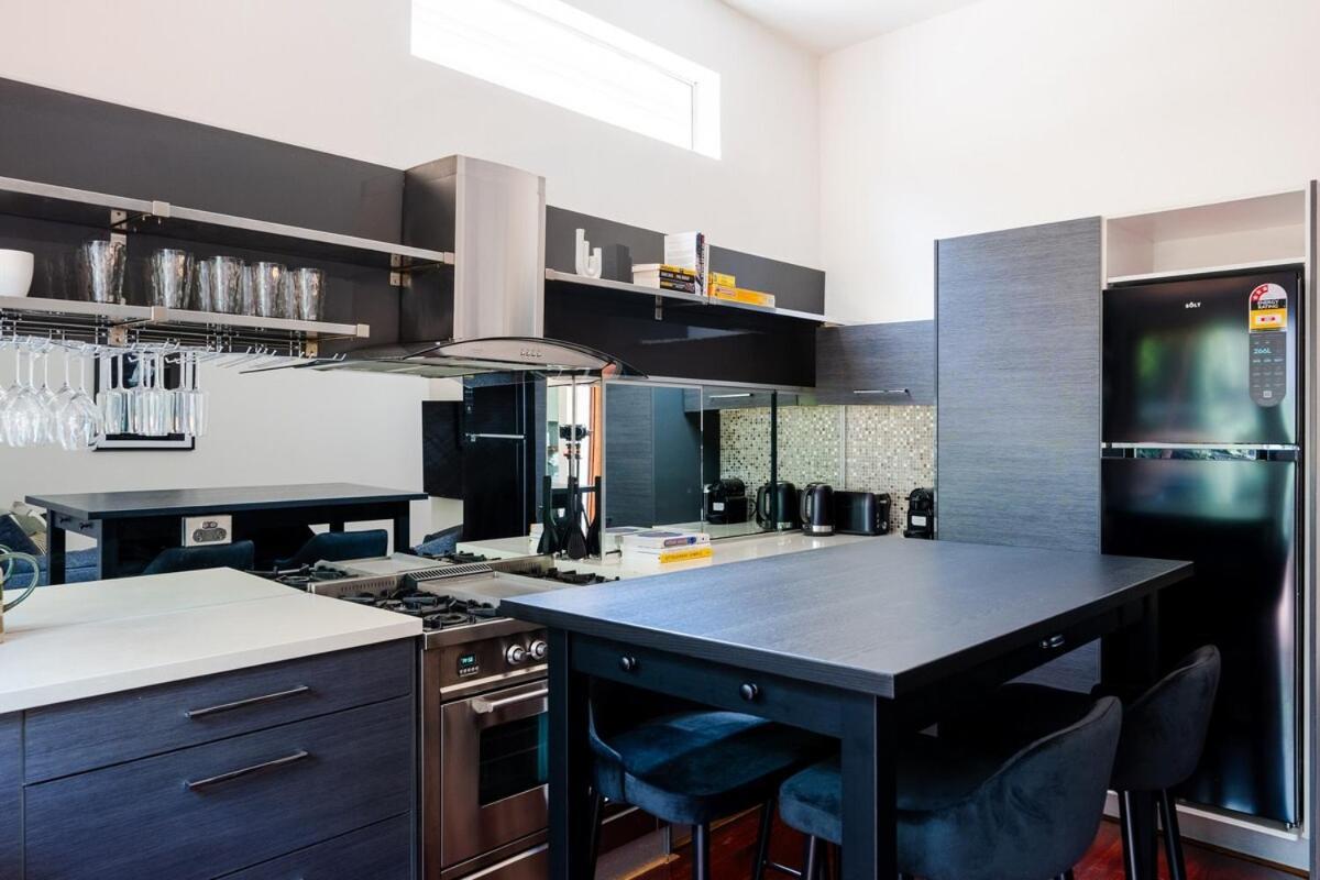 Prahran Timeless & Modern Haven, With Parking *