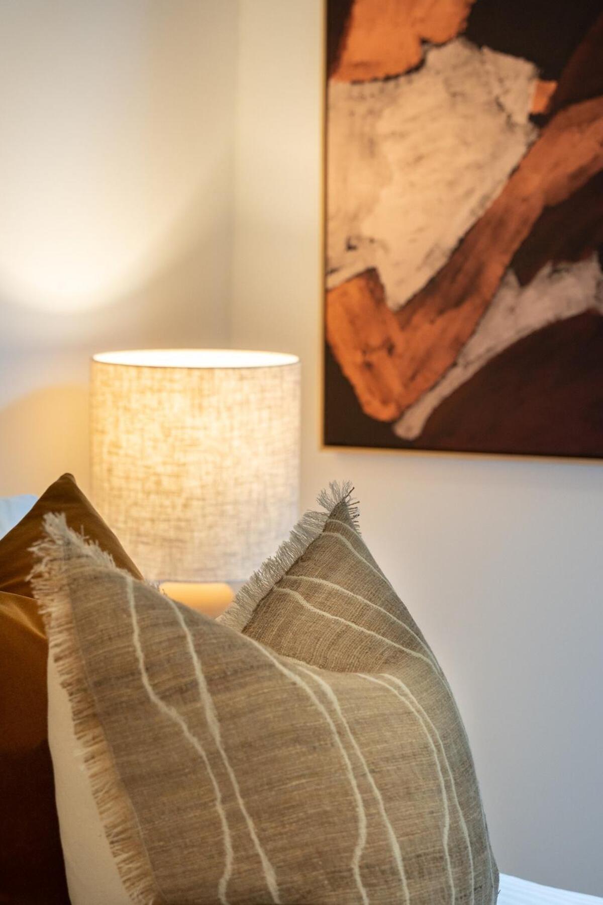Prahran Timeless & Modern Haven, With Parking Holiday home *