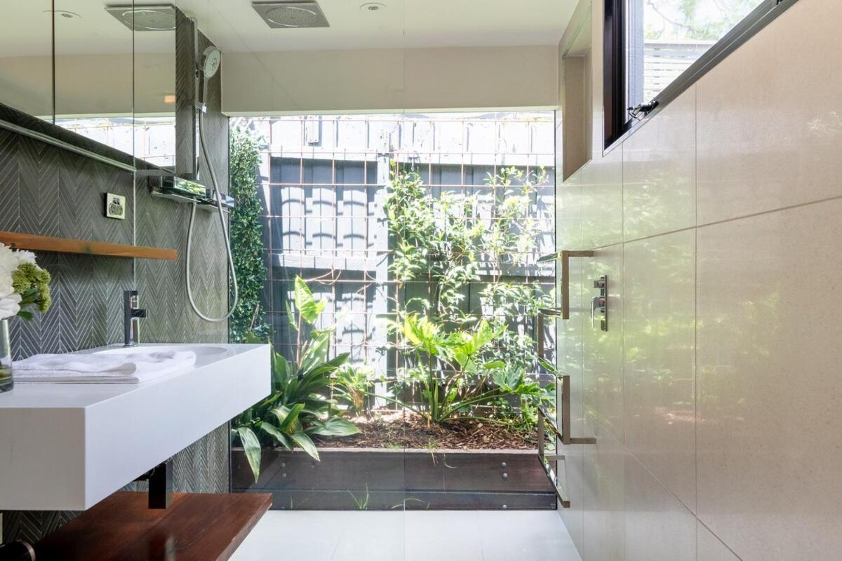 Prahran Timeless & Modern Haven, With Parking *