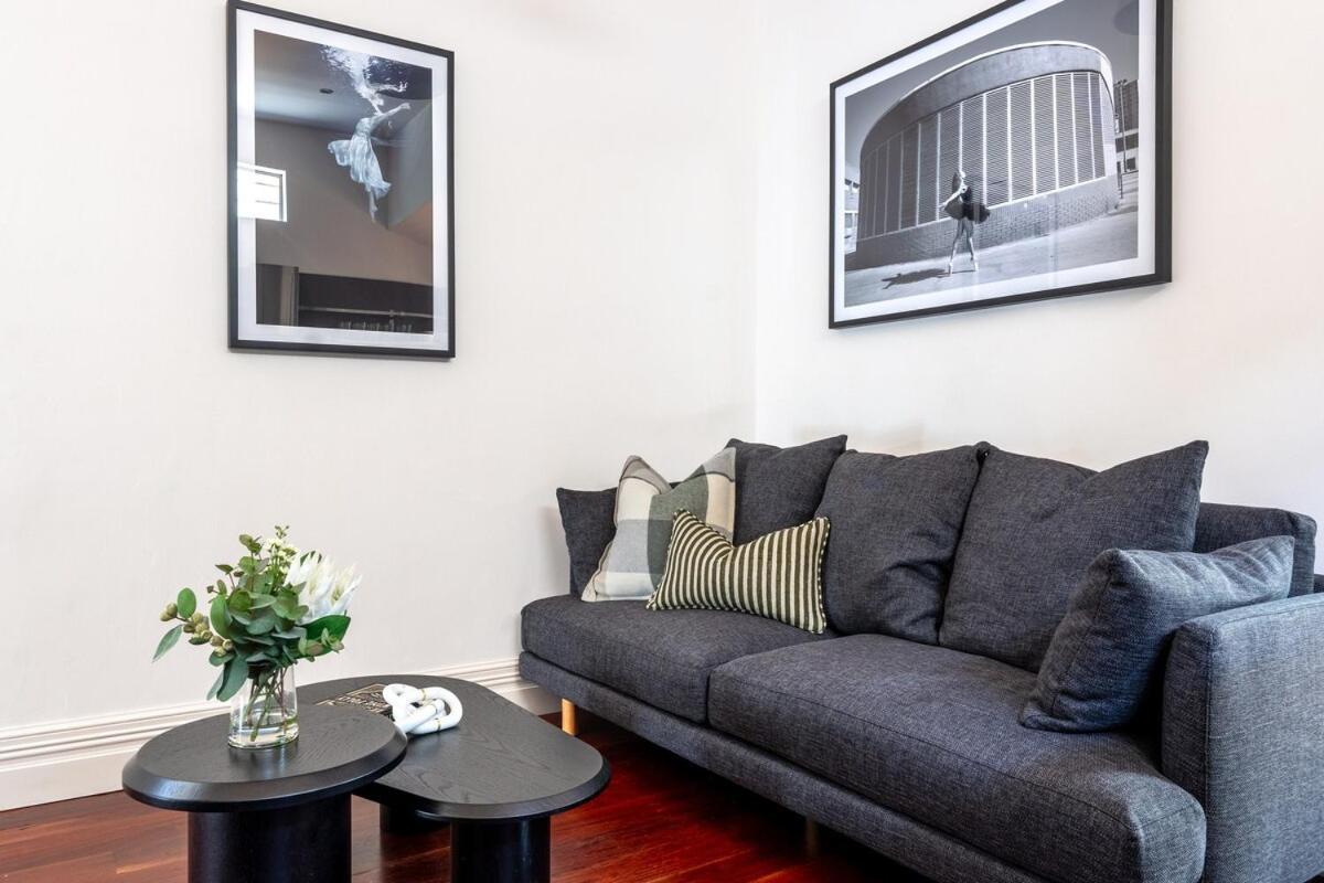 Prahran Timeless & Modern Haven, With Parking Holiday home