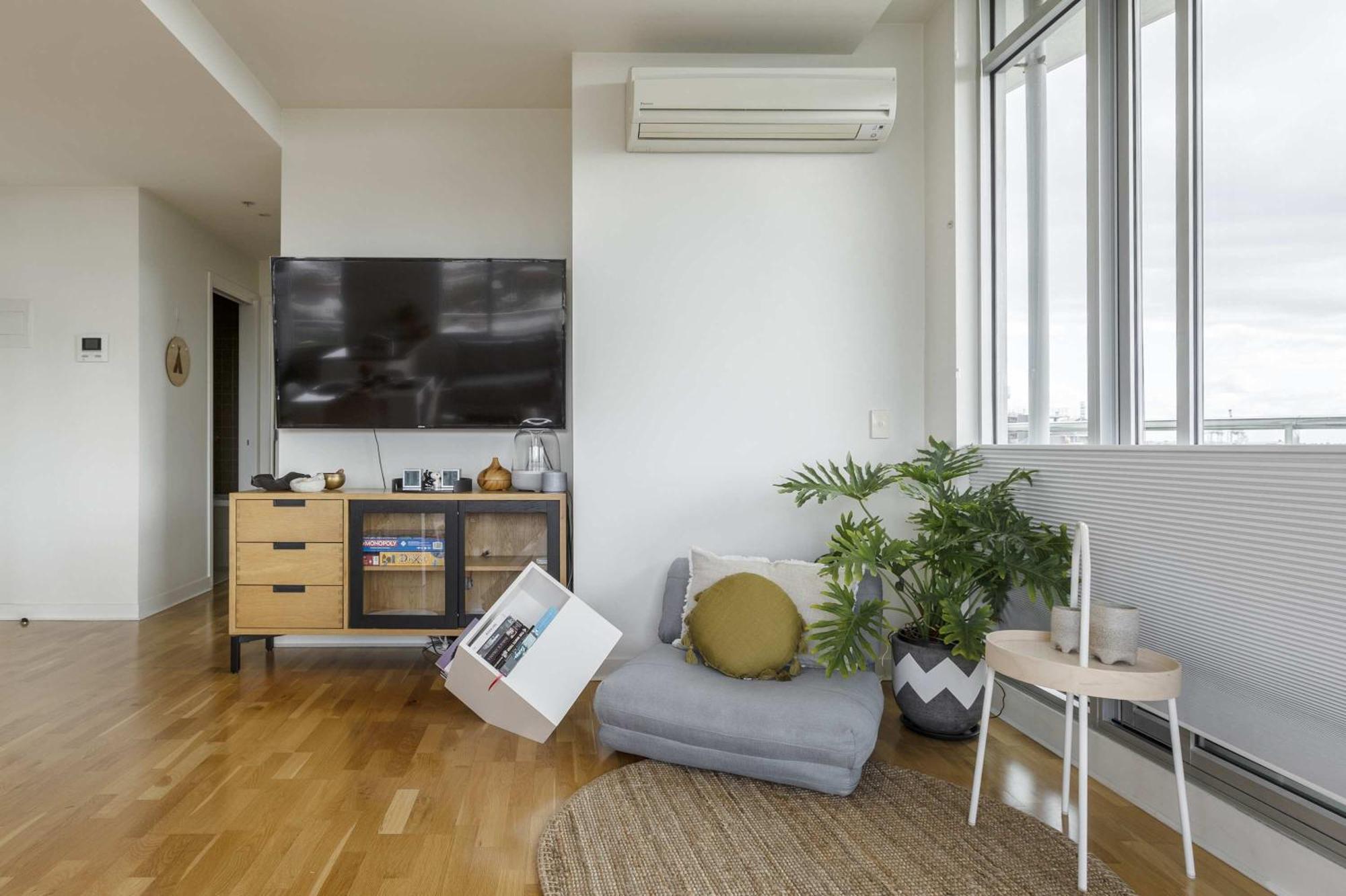Magnificent With Car Park And Easy Access To The * Melbourne
